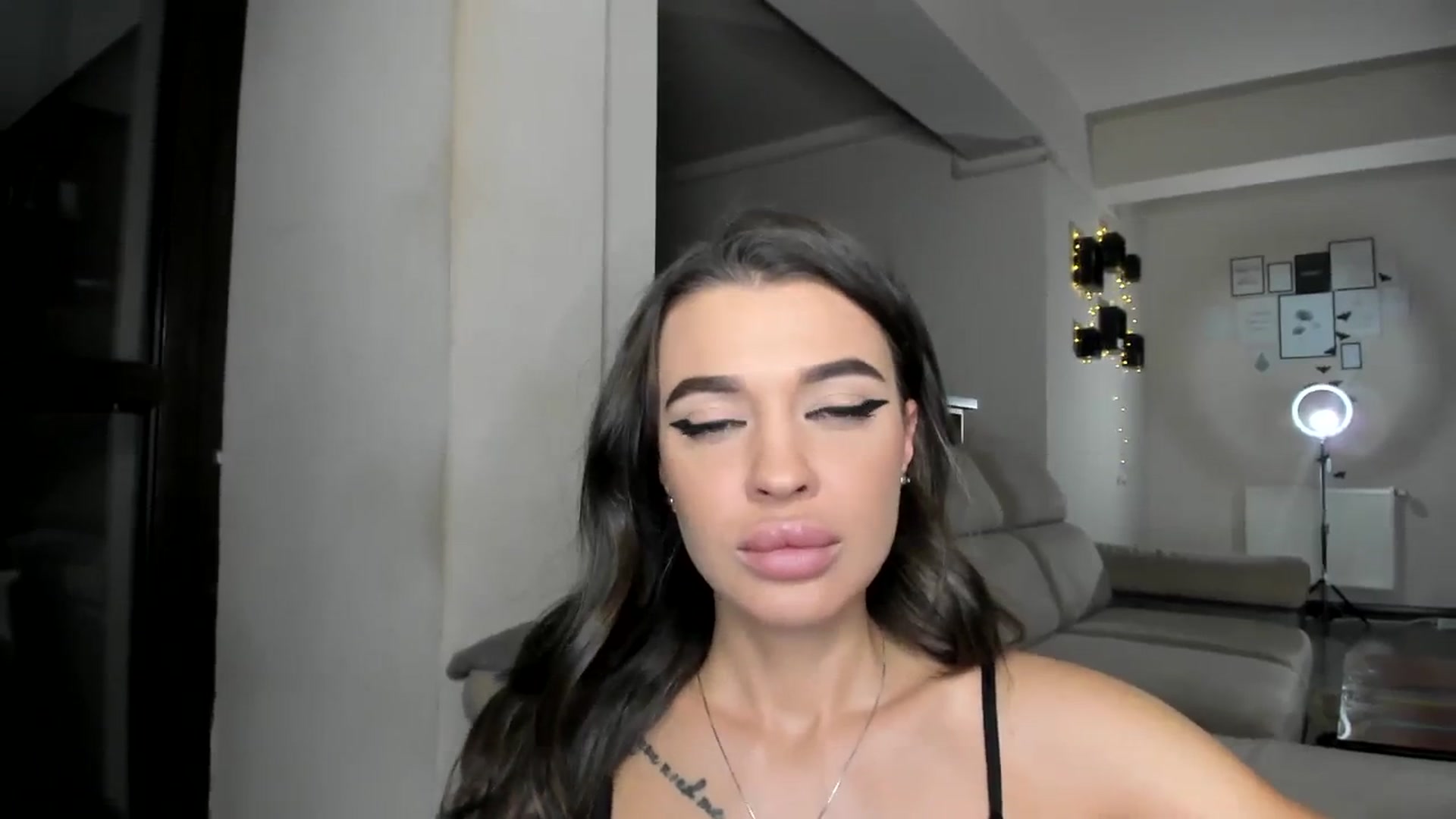 Gallery image thumbnail from Miss_X_'s myfreecams stream on, 03/16/2024, 17:10 image 11 of 20