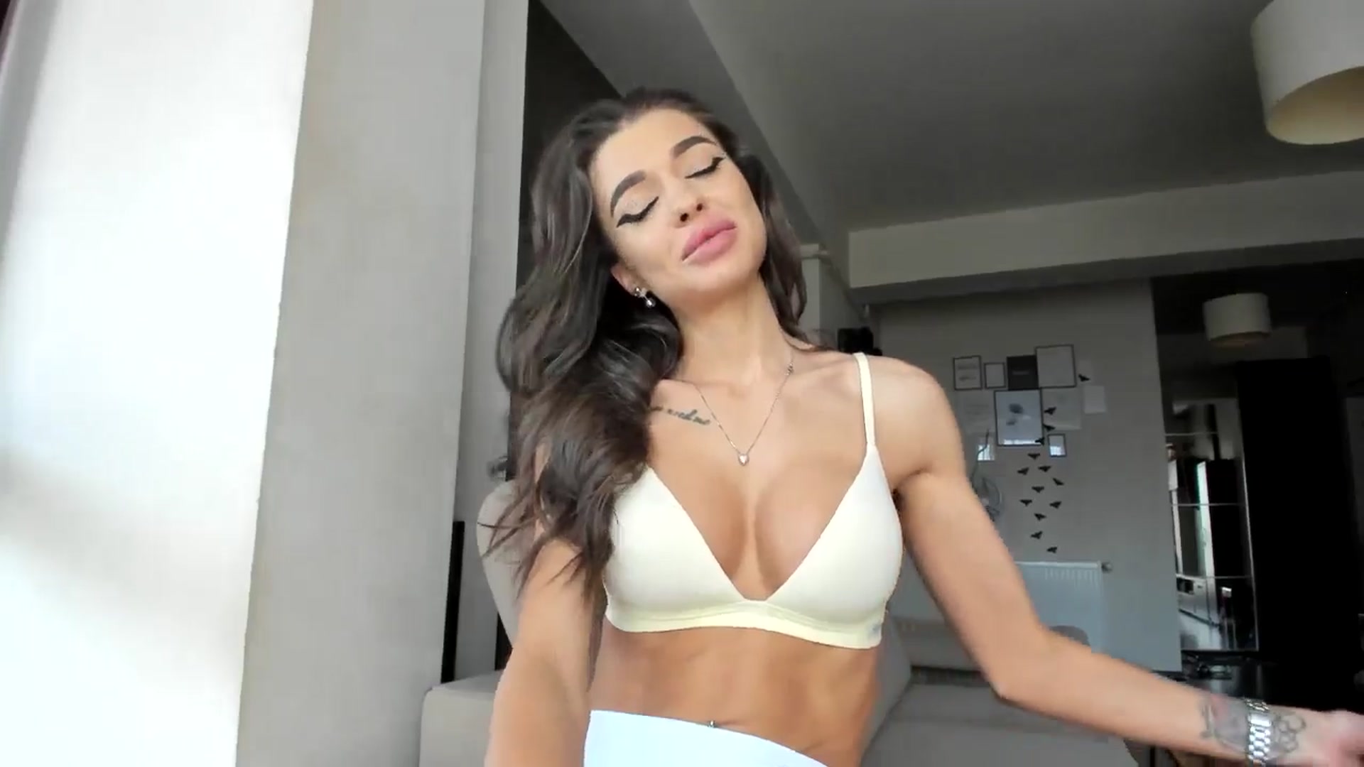 Gallery image thumbnail from Miss_X_'s myfreecams stream on, 05/05/2024, 16:43 image 18 of 20
