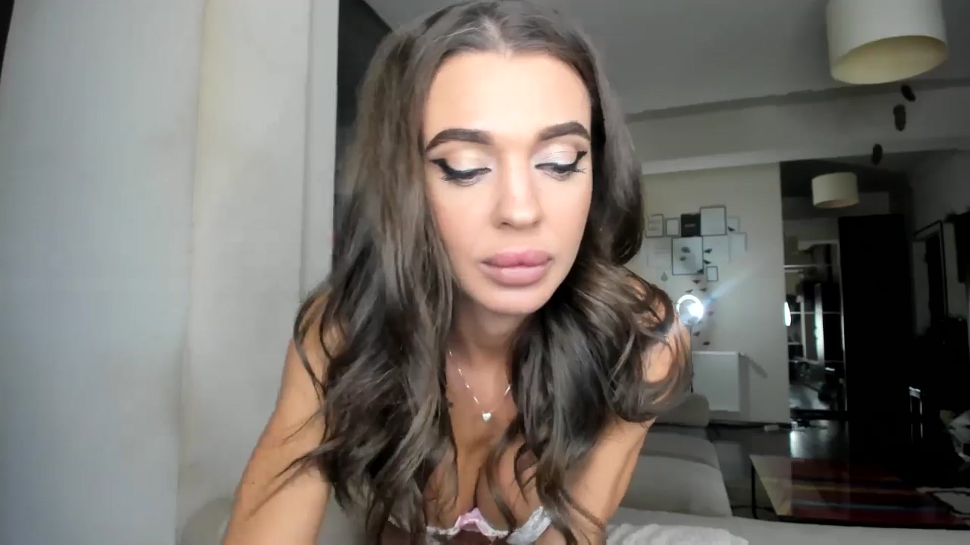 Gallery image thumbnail from Miss_X_'s myfreecams stream on, 10/19/2024, 15:46 image 11 of 20