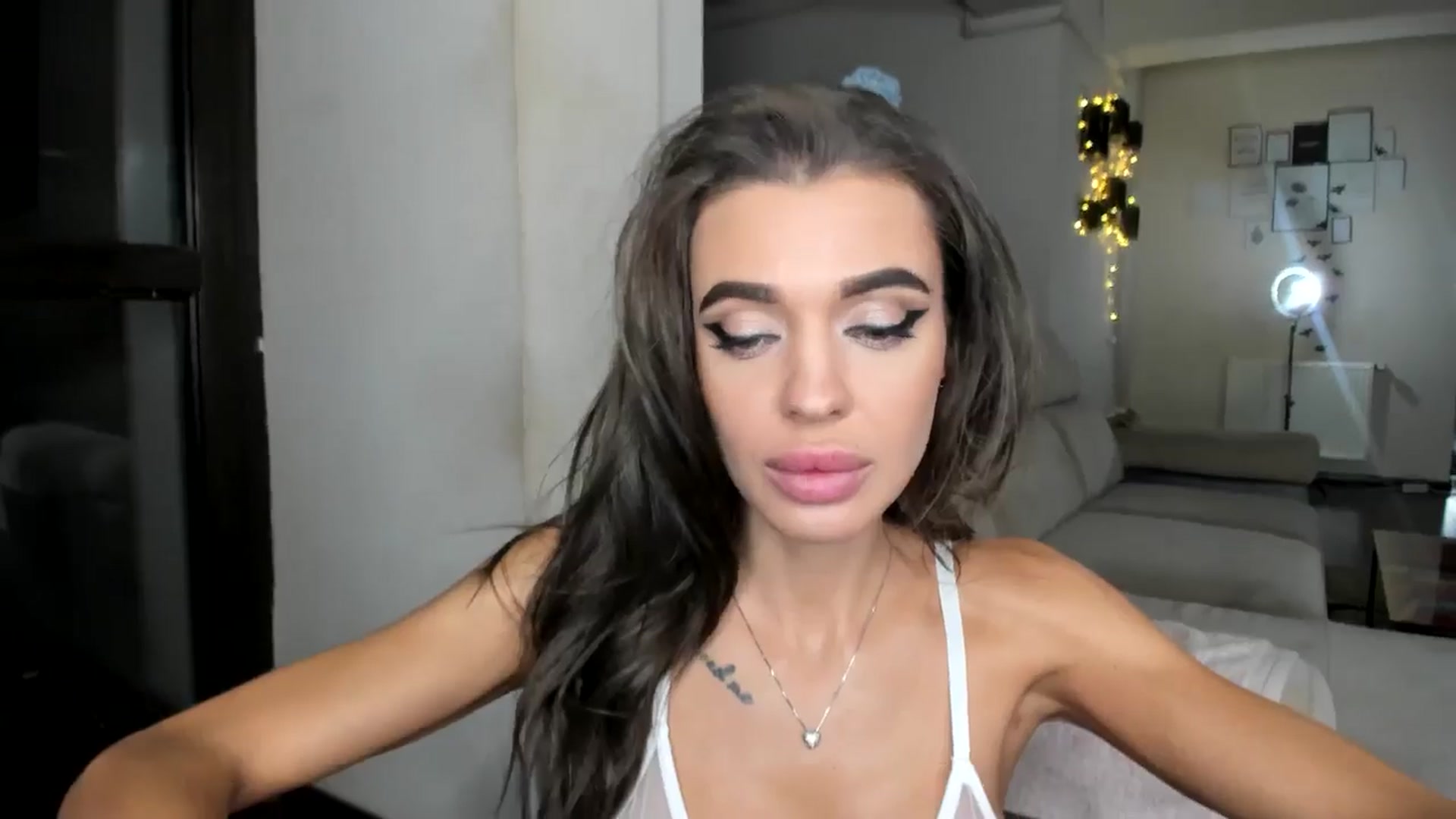 Gallery image thumbnail from Miss_X_'s myfreecams stream on, 10/24/2024, 17:18 image 13 of 20