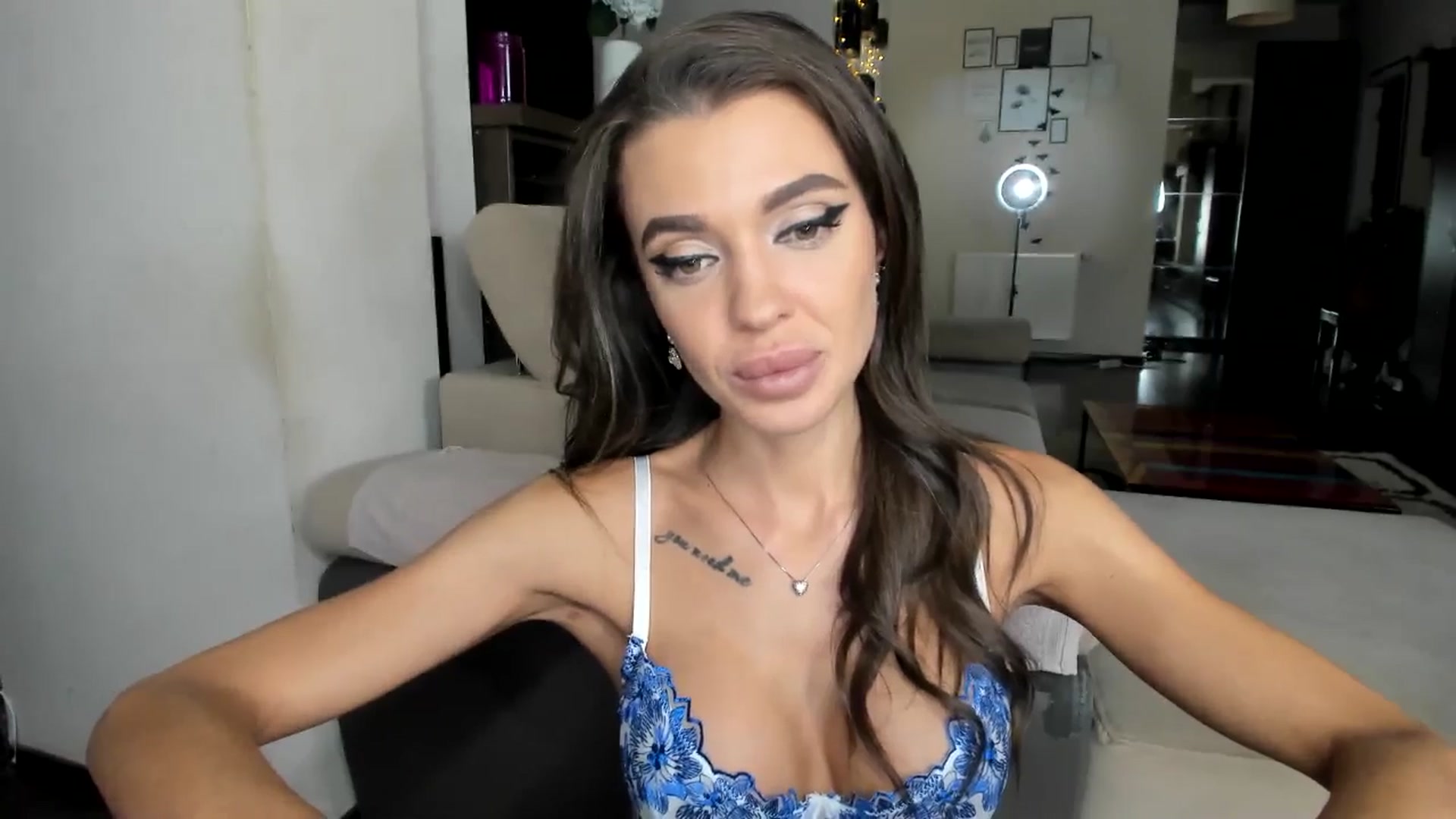 Gallery image thumbnail from Miss_X_'s myfreecams stream on, 10/31/2024, 16:12 image 15 of 20