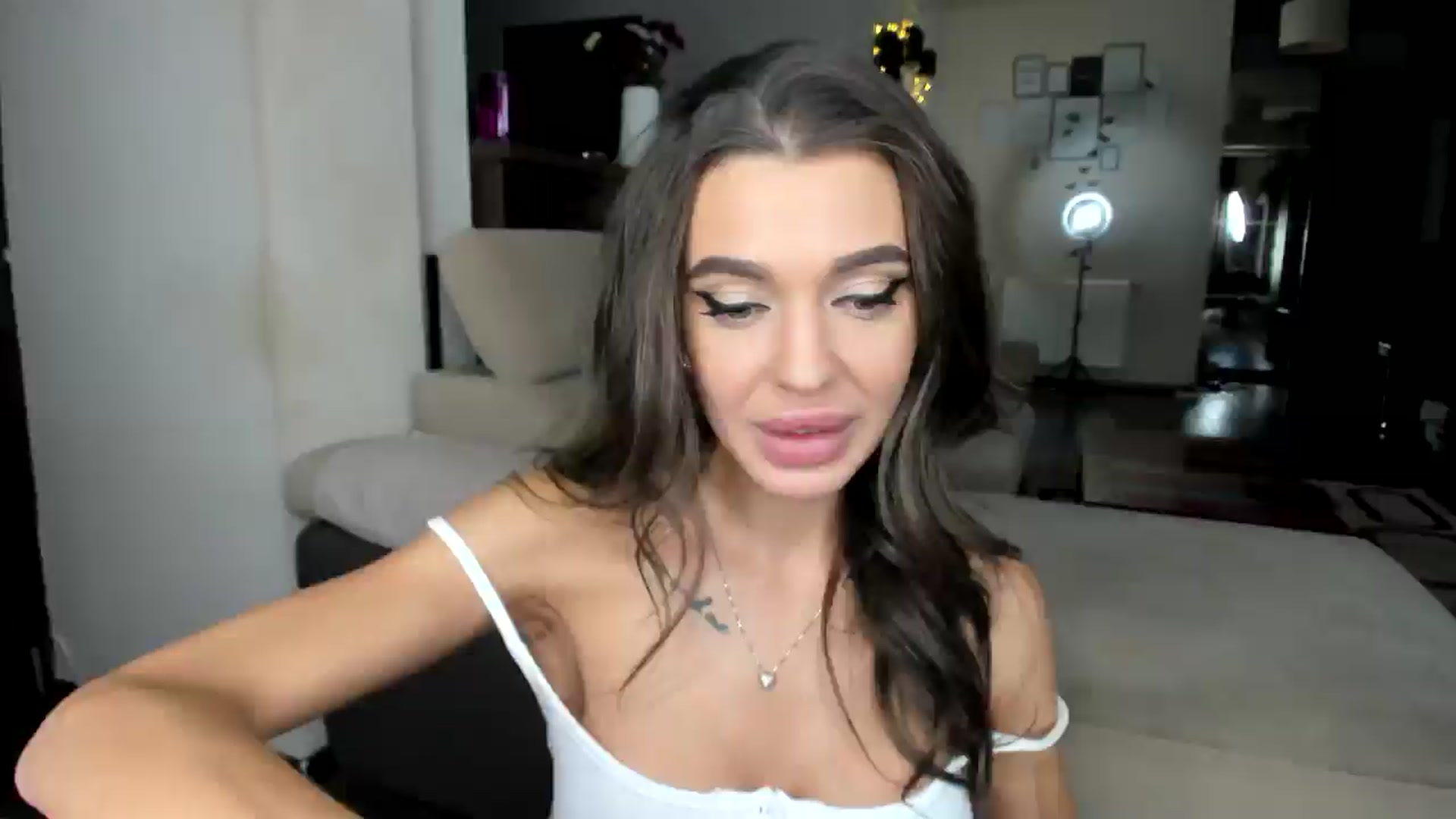 Gallery image thumbnail from Miss_X_'s myfreecams stream on, 11/11/2024, 17:17 image 14 of 20