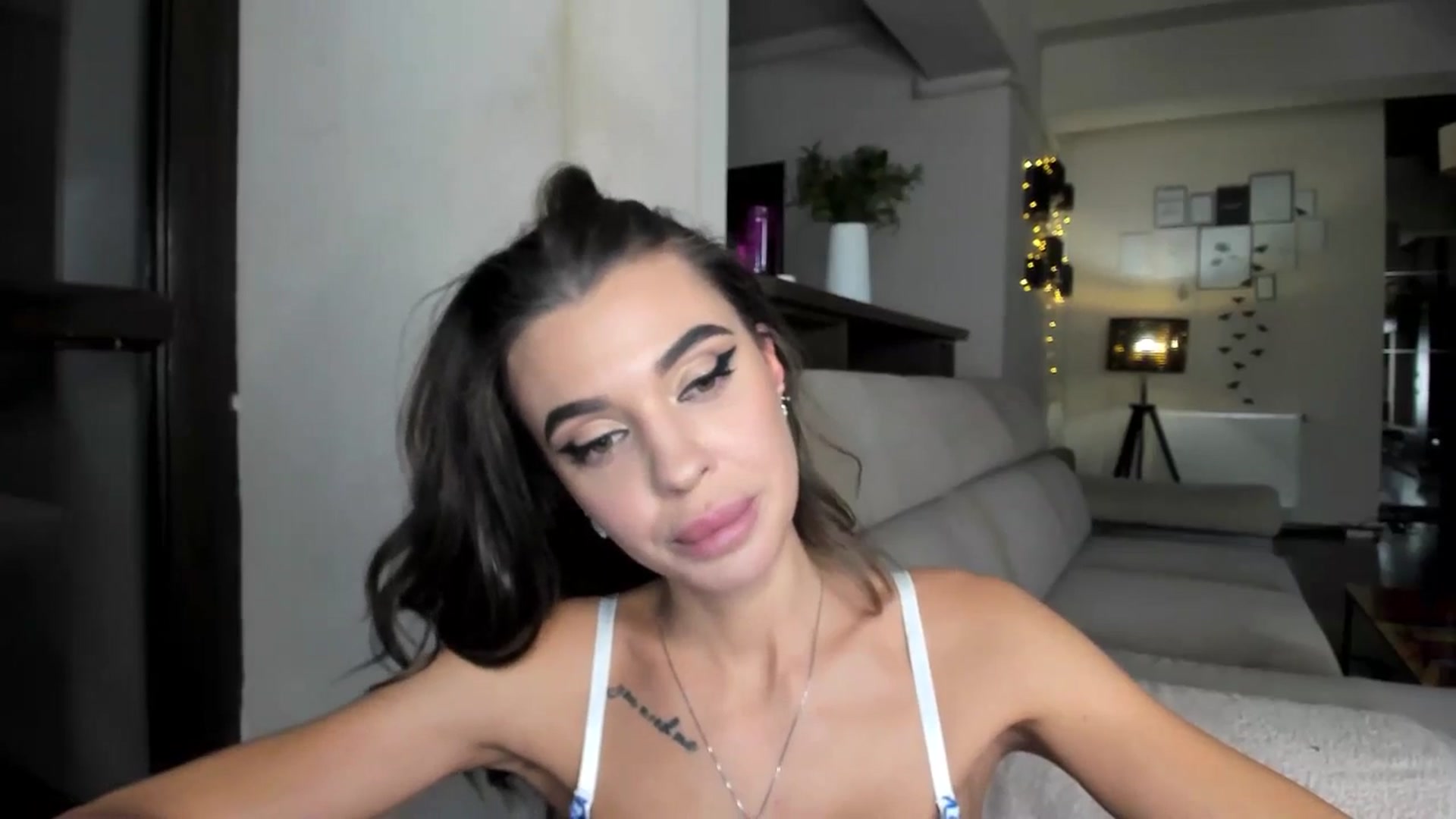Gallery image thumbnail from Miss_X_'s myfreecams stream on, 12/14/2024, 16:50 image 14 of 20