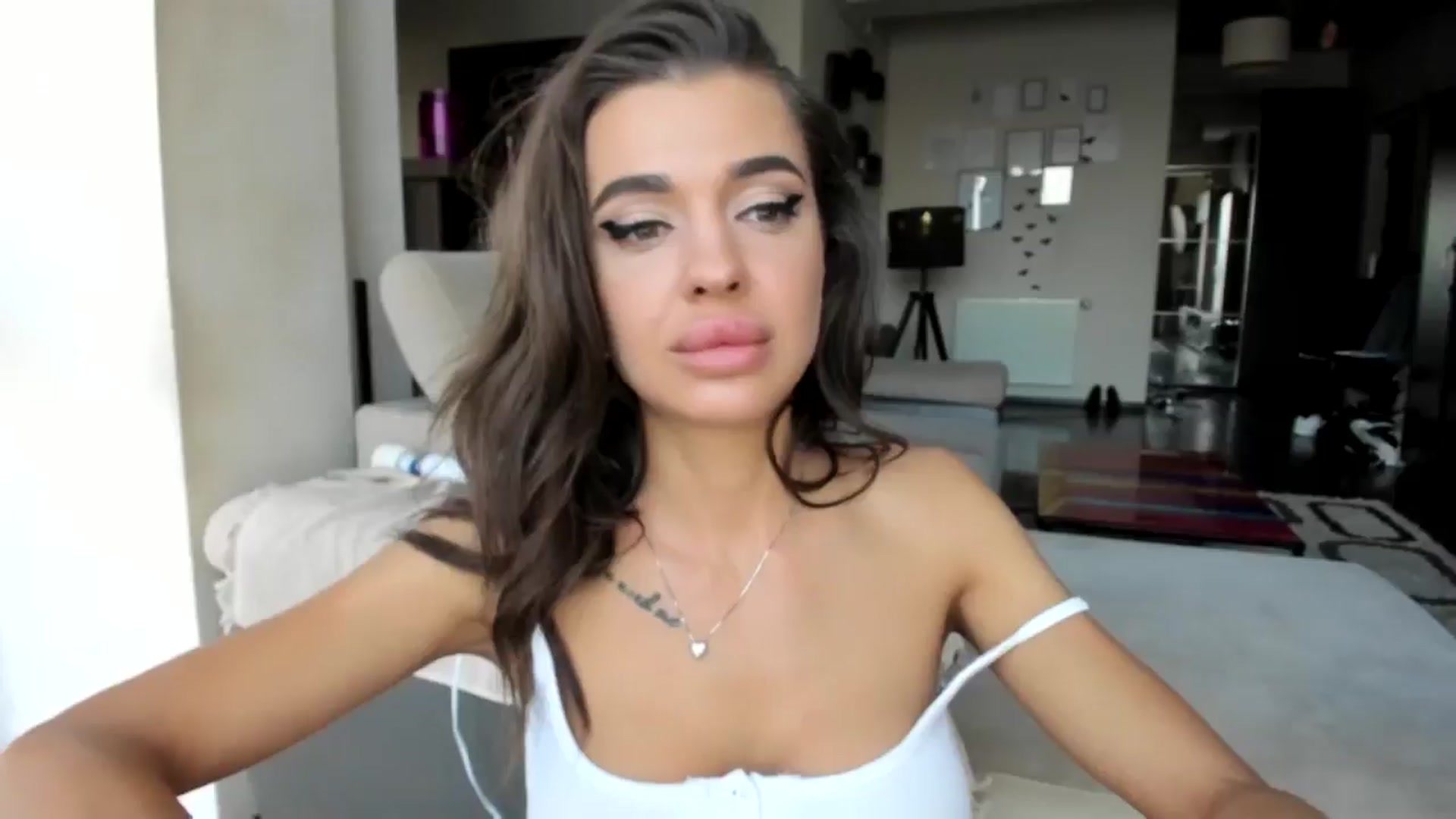 Gallery image thumbnail from Miss_X_'s myfreecams stream on, 04/21/2025, 16:44 image 18 of 20