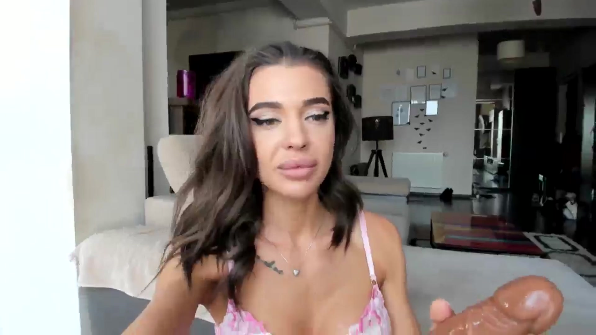 Gallery image thumbnail from Miss_X_'s myfreecams stream on, 05/05/2025, 14:18 image 7 of 20