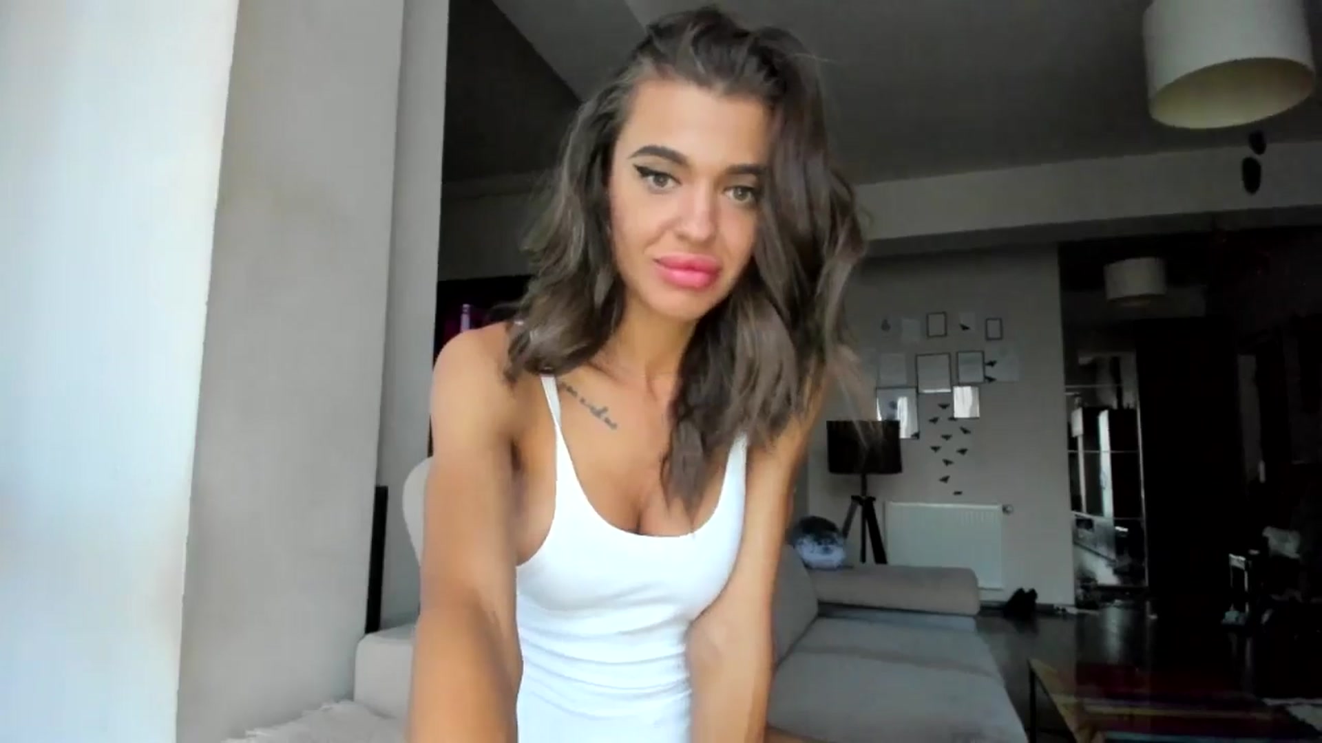 Gallery image thumbnail from Miss_X_'s myfreecams stream on, 06/21/2025, 18:01 image 17 of 20