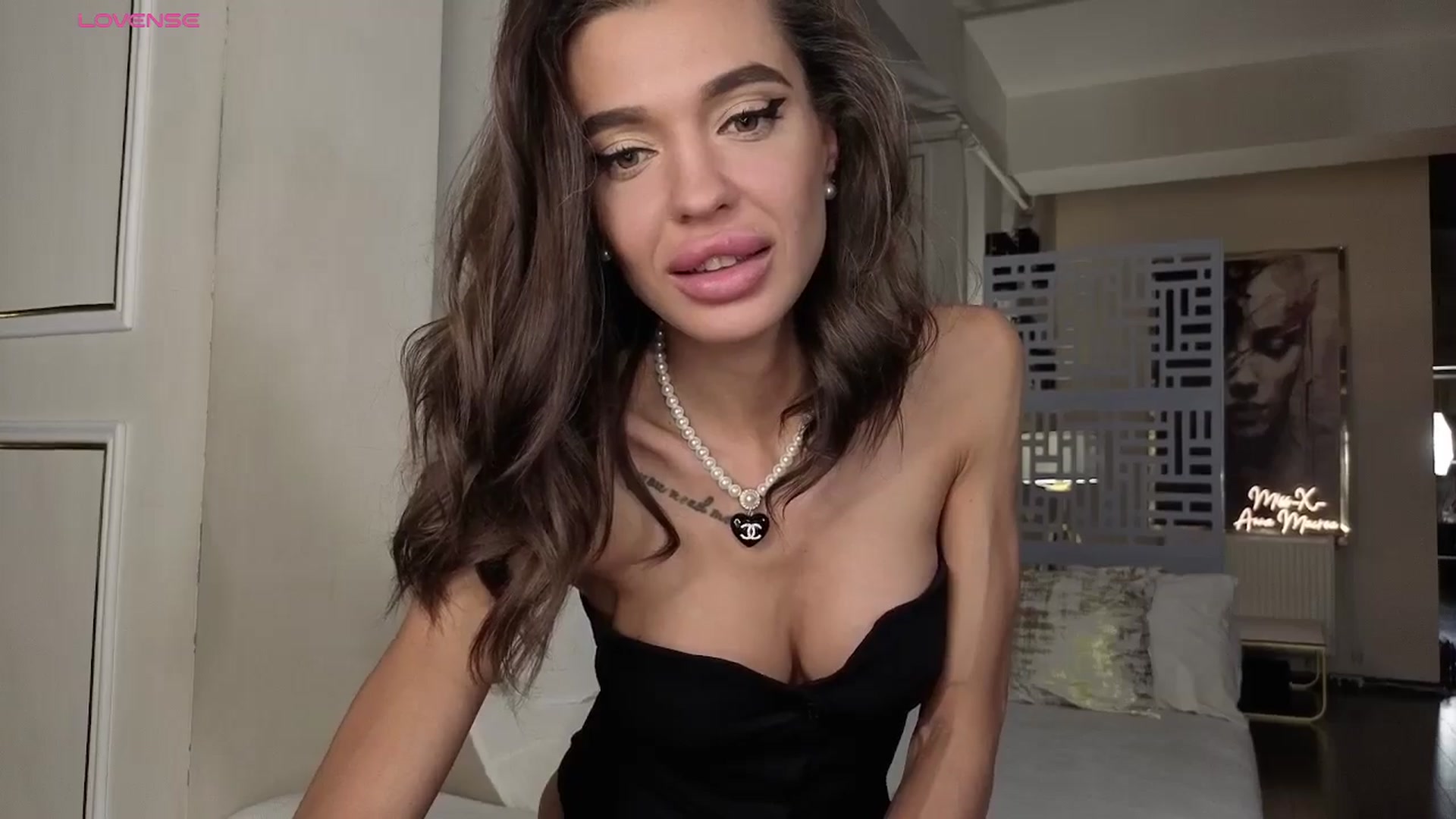 Gallery image thumbnail from Miss_X_'s myfreecams stream on, 11/02/2025, 17:59 image 5 of 20