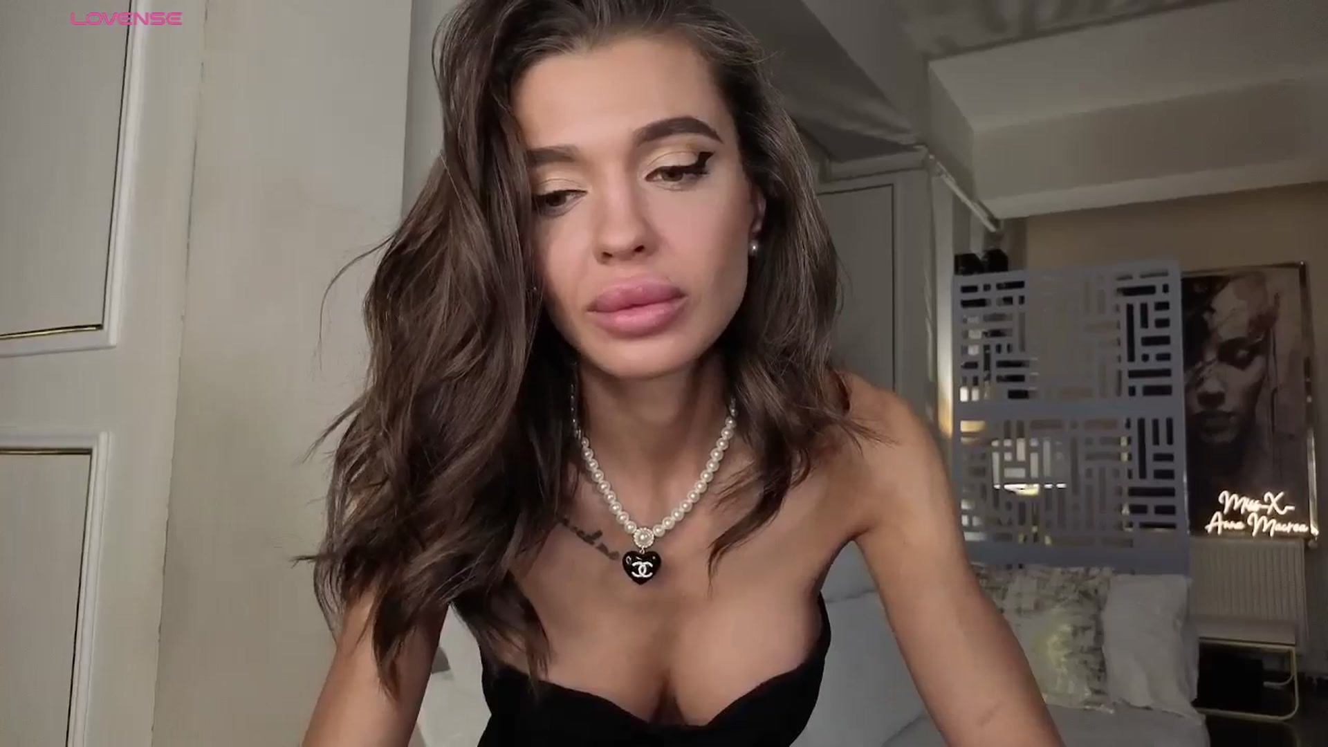 Gallery image thumbnail from Miss_X_'s myfreecams stream on, 11/02/2025, 17:59 image 19 of 20