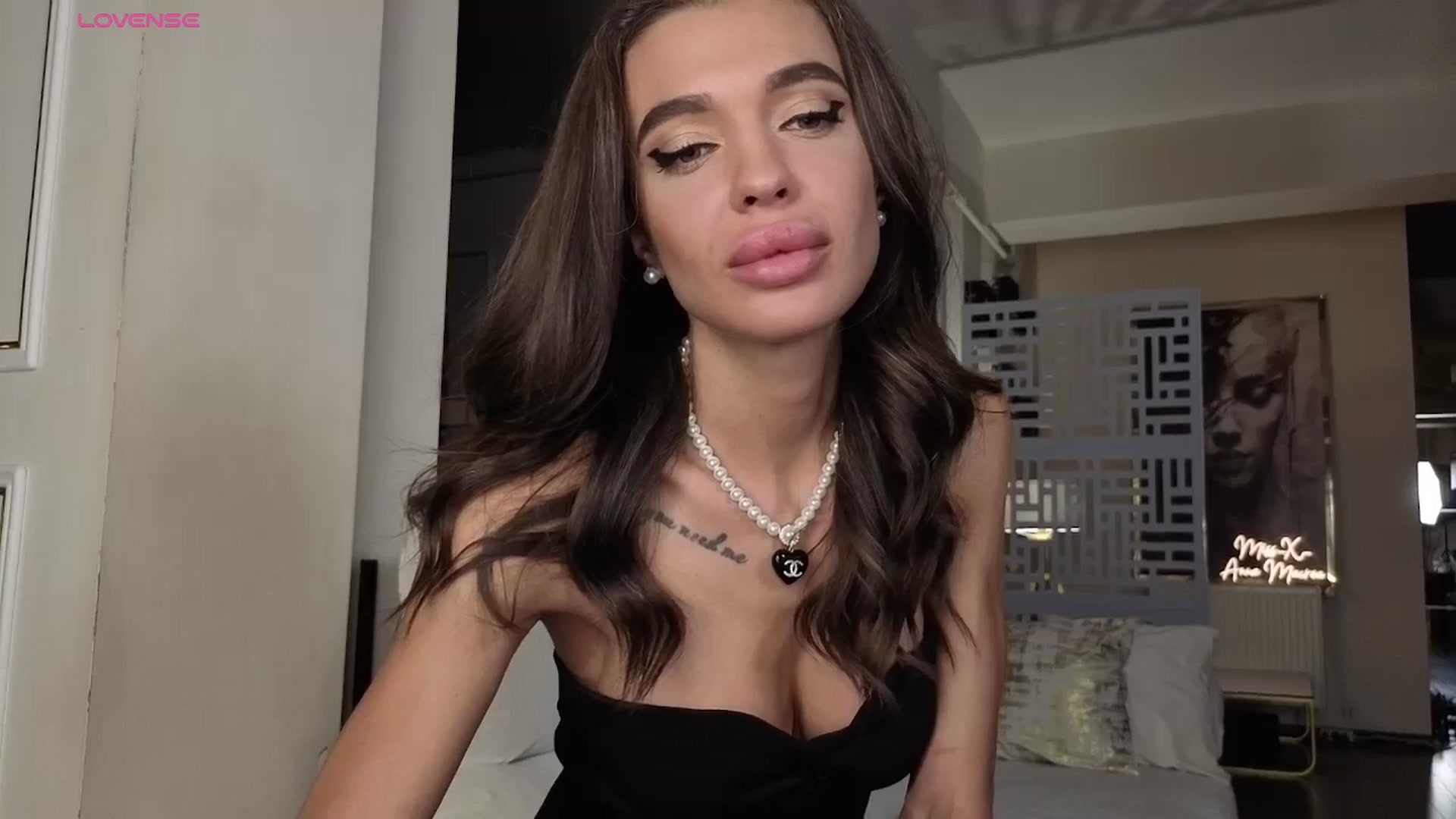 Gallery image thumbnail from Miss_X_'s myfreecams stream on, 11/02/2025, 17:59 image 15 of 20
