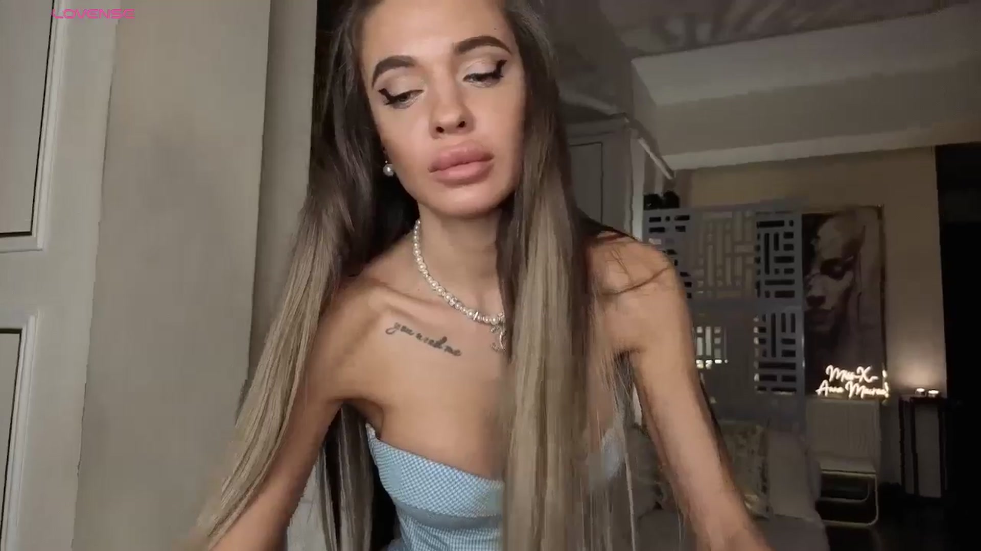Gallery image thumbnail from Miss_X_'s myfreecams stream on, 12/01/2025, 16:10 image 15 of 20