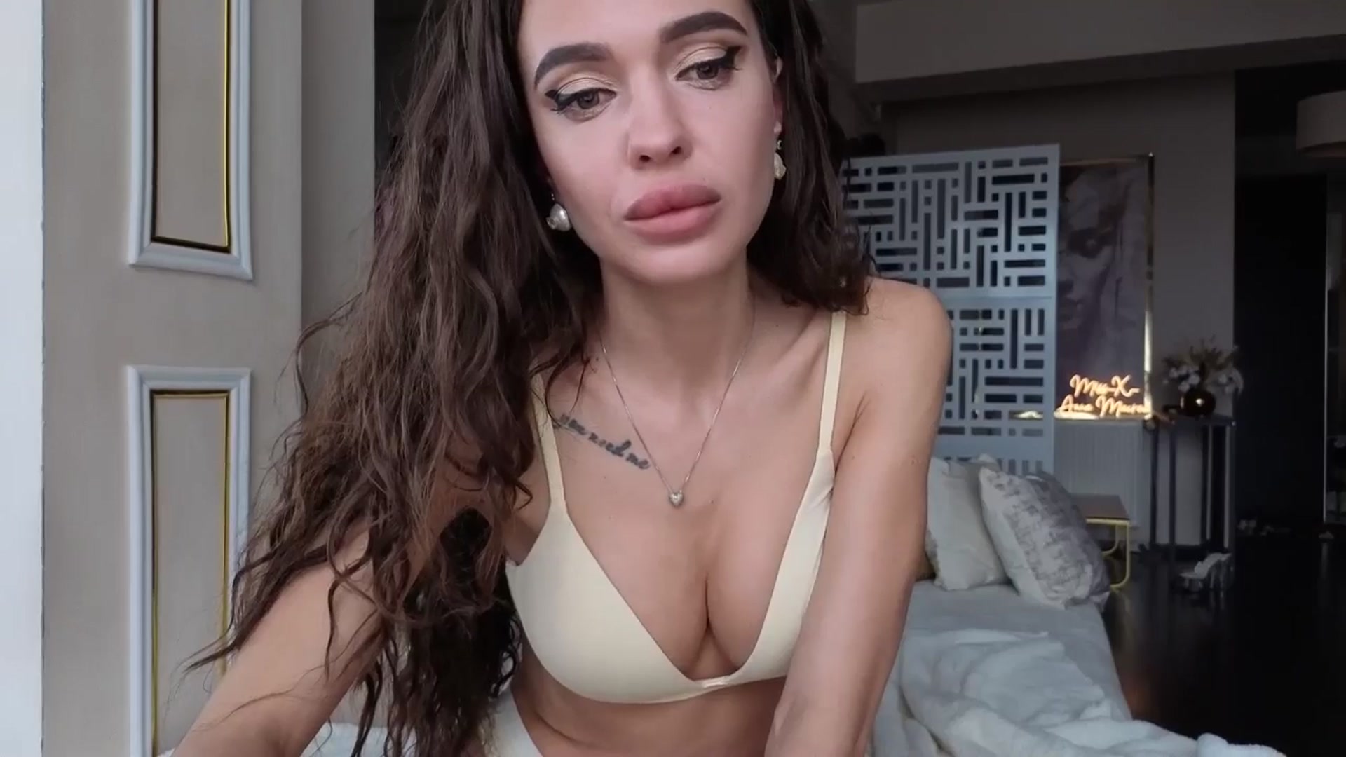 Gallery image thumbnail from Miss_X_'s myfreecams stream on, 04/14/2026, 15:42 image 19 of 20