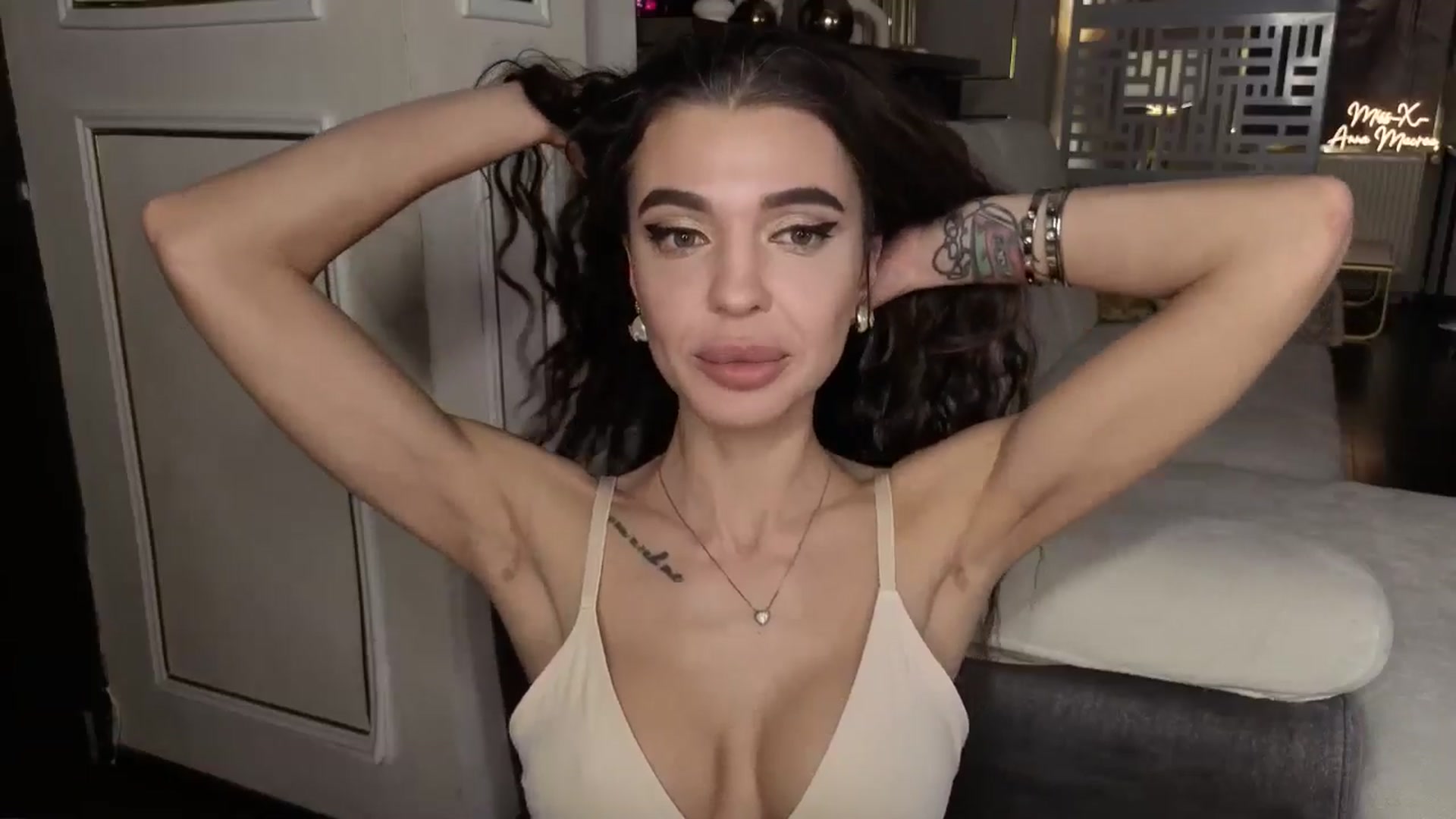 Gallery image thumbnail from Miss_X_'s myfreecams stream on, 04/17/2026, 17:40 image 18 of 20