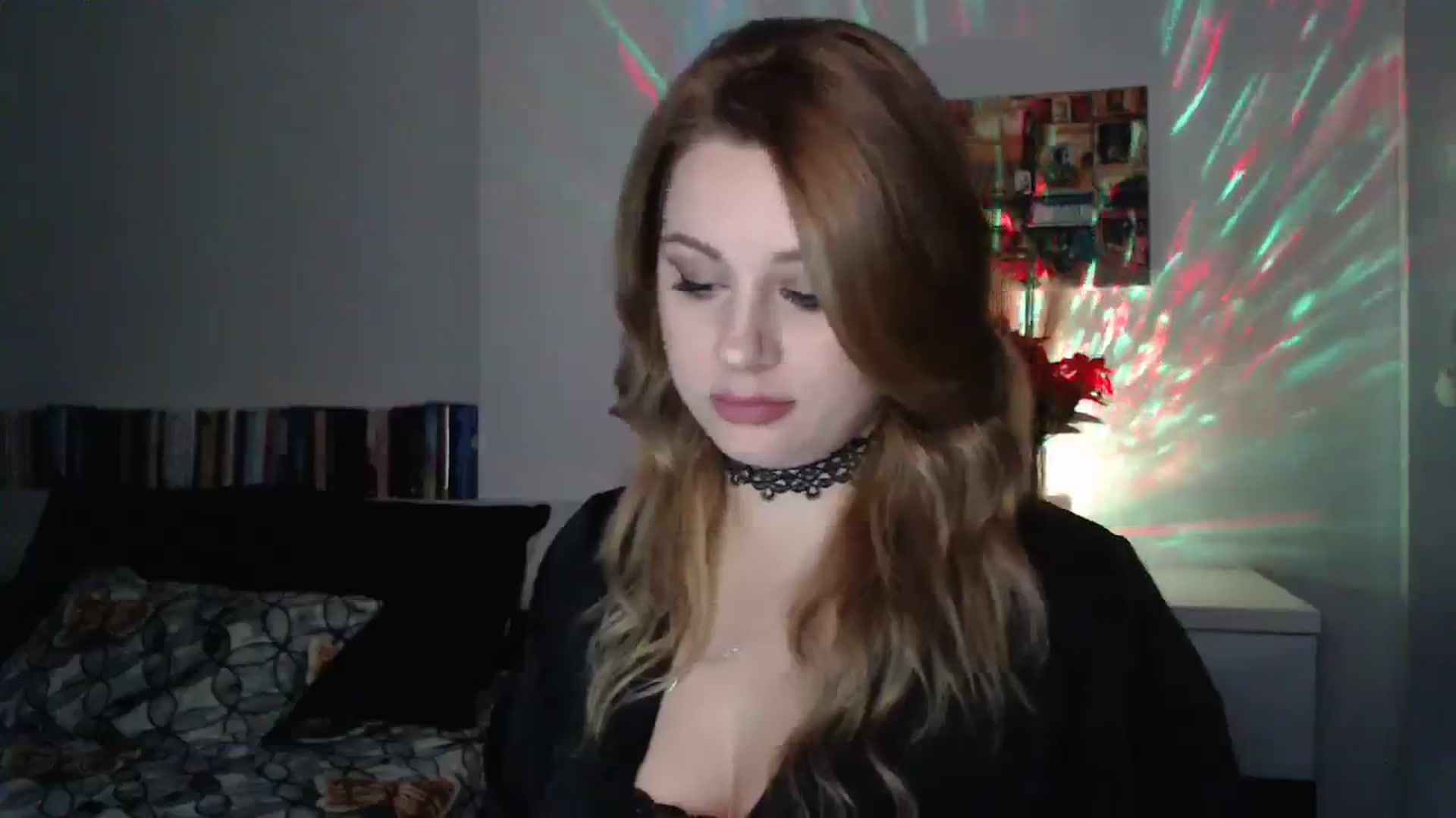 Gallery image thumbnail from Miss_Xmas's myfreecams stream on, 12/13/2023, 23:50 image 4 of 20