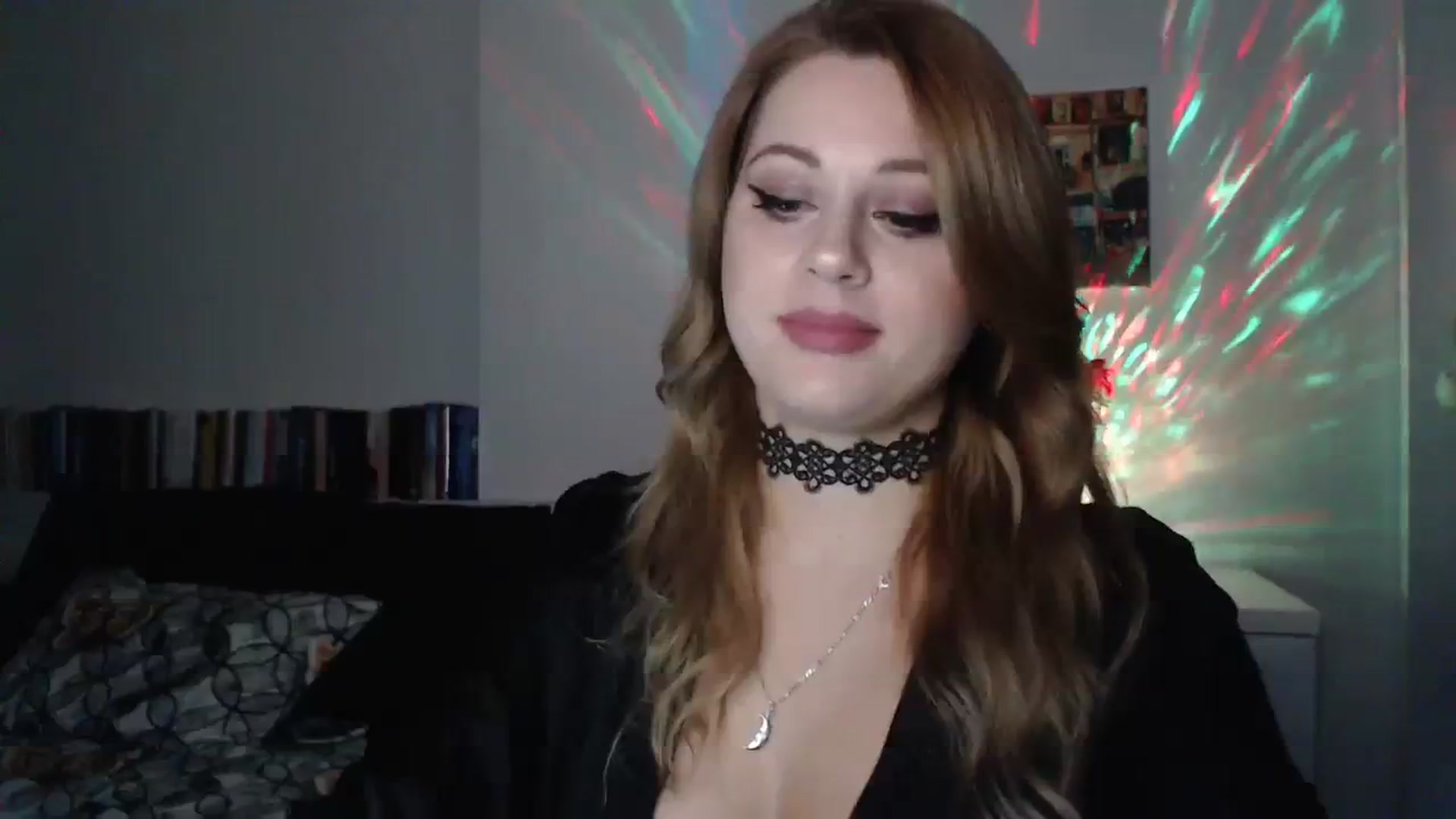 Gallery image thumbnail from Miss_Xmas's myfreecams stream on, 12/13/2023, 23:50 image 17 of 20