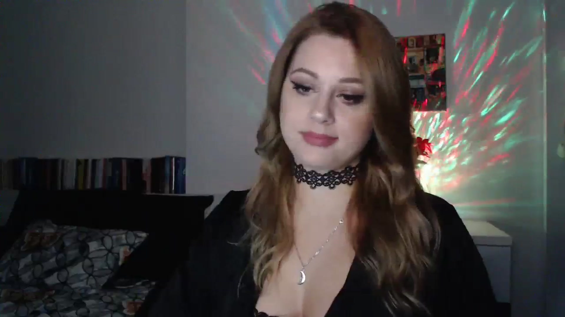 Gallery image thumbnail from Miss_Xmas's myfreecams stream on, 12/13/2023, 23:50 image 19 of 20