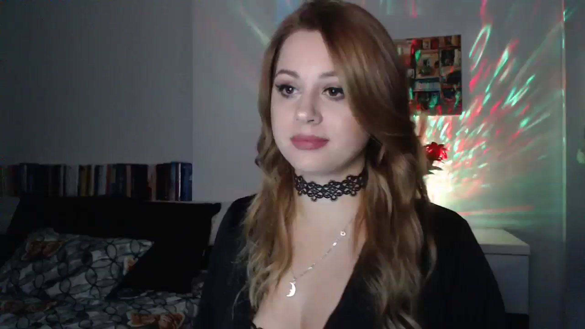 Gallery image thumbnail from Miss_Xmas's myfreecams stream on, 12/13/2023, 23:50 image 16 of 20