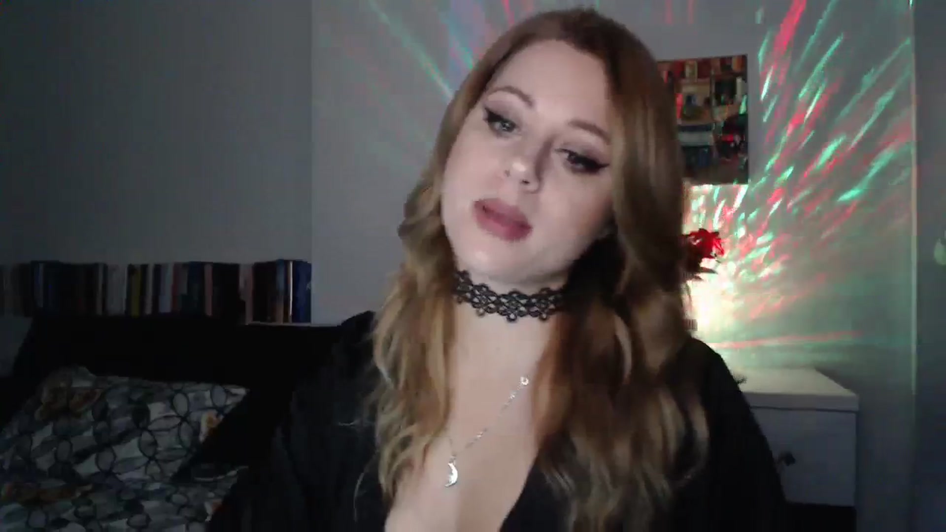 Gallery image thumbnail from Miss_Xmas's myfreecams stream on, 12/13/2023, 23:50 image 18 of 20