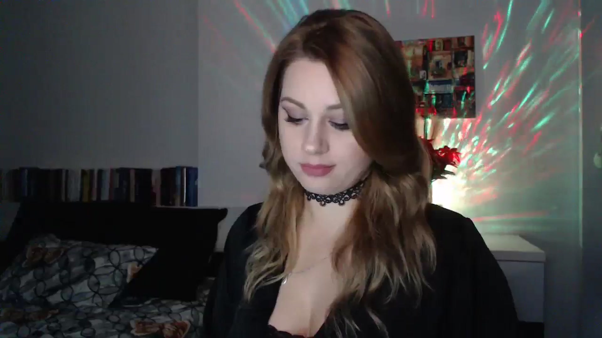 Gallery image thumbnail from Miss_Xmas's myfreecams stream on, 12/13/2023, 23:50 image 3 of 20