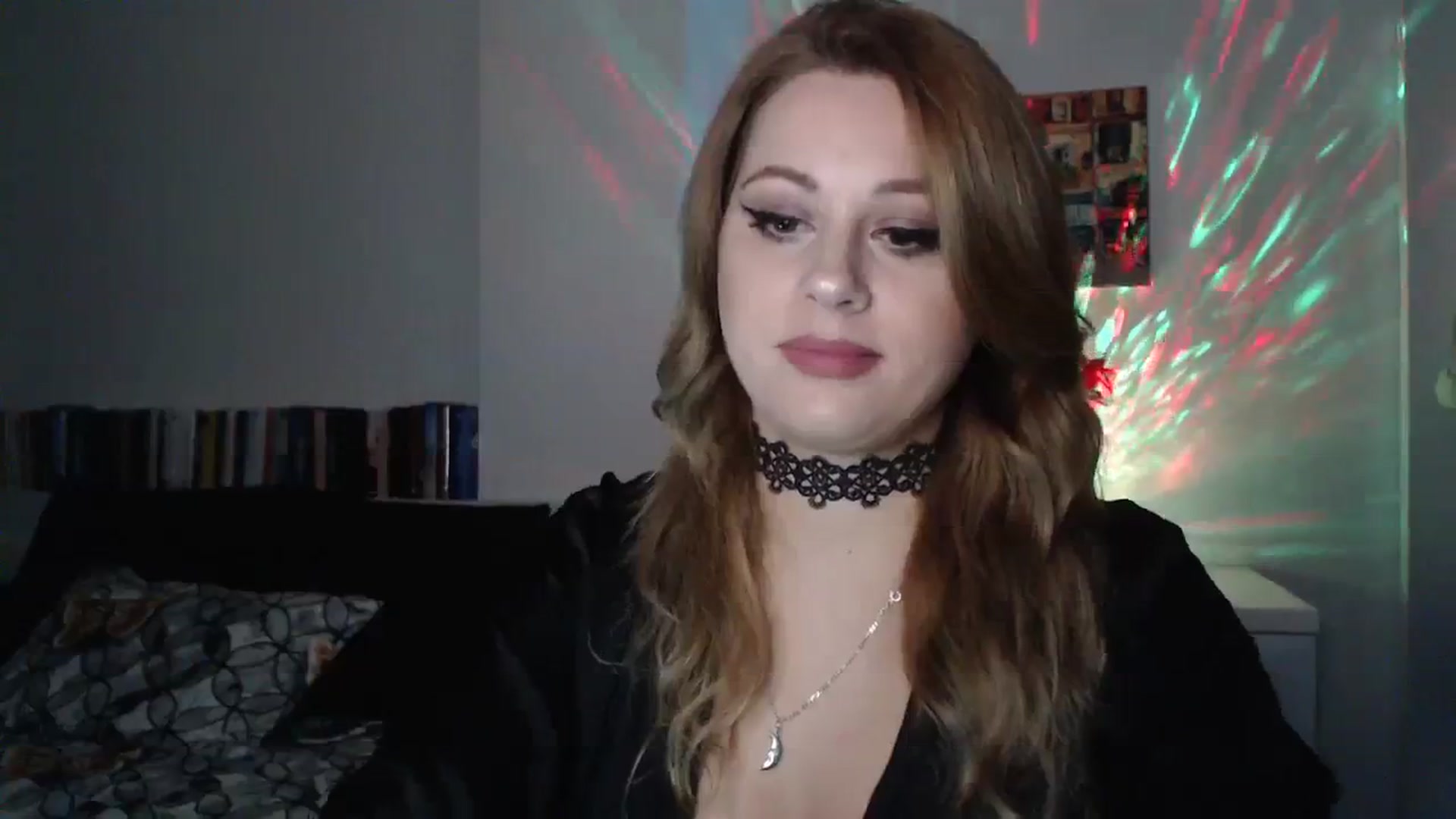 Gallery image thumbnail from Miss_Xmas's myfreecams stream on, 12/13/2023, 23:50 image 15 of 20