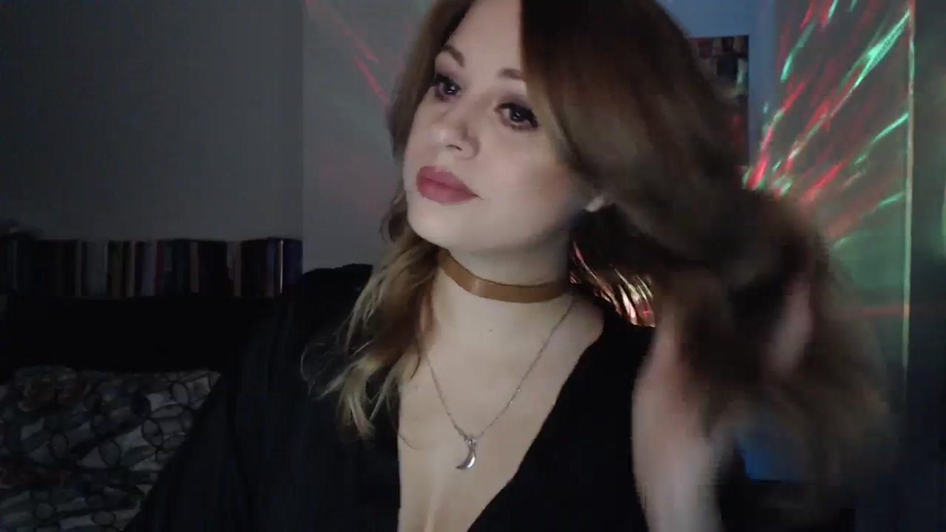 Gallery image thumbnail from Miss_Xmas's myfreecams stream on, 12/24/2023, 23:26 image 17 of 20