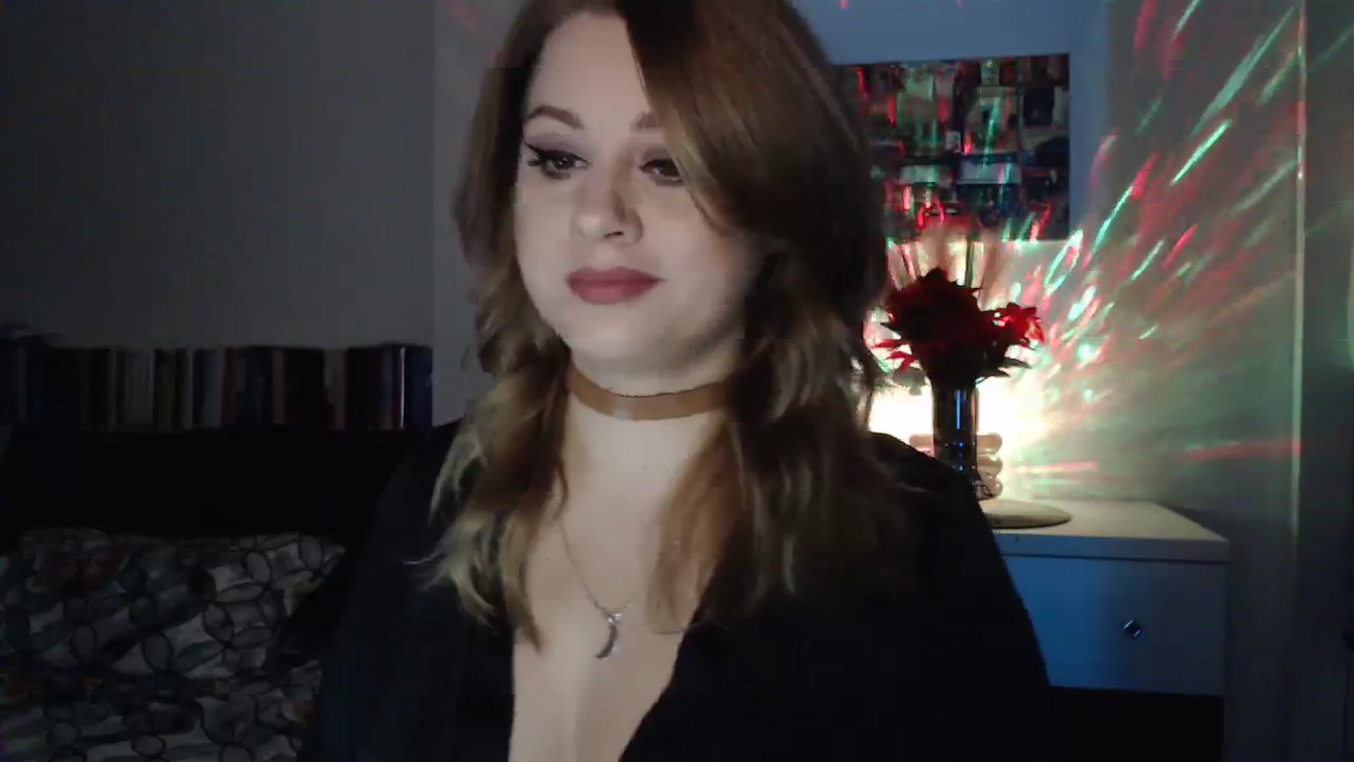 Gallery image thumbnail from Miss_Xmas's myfreecams stream on, 12/24/2023, 23:26 image 13 of 20
