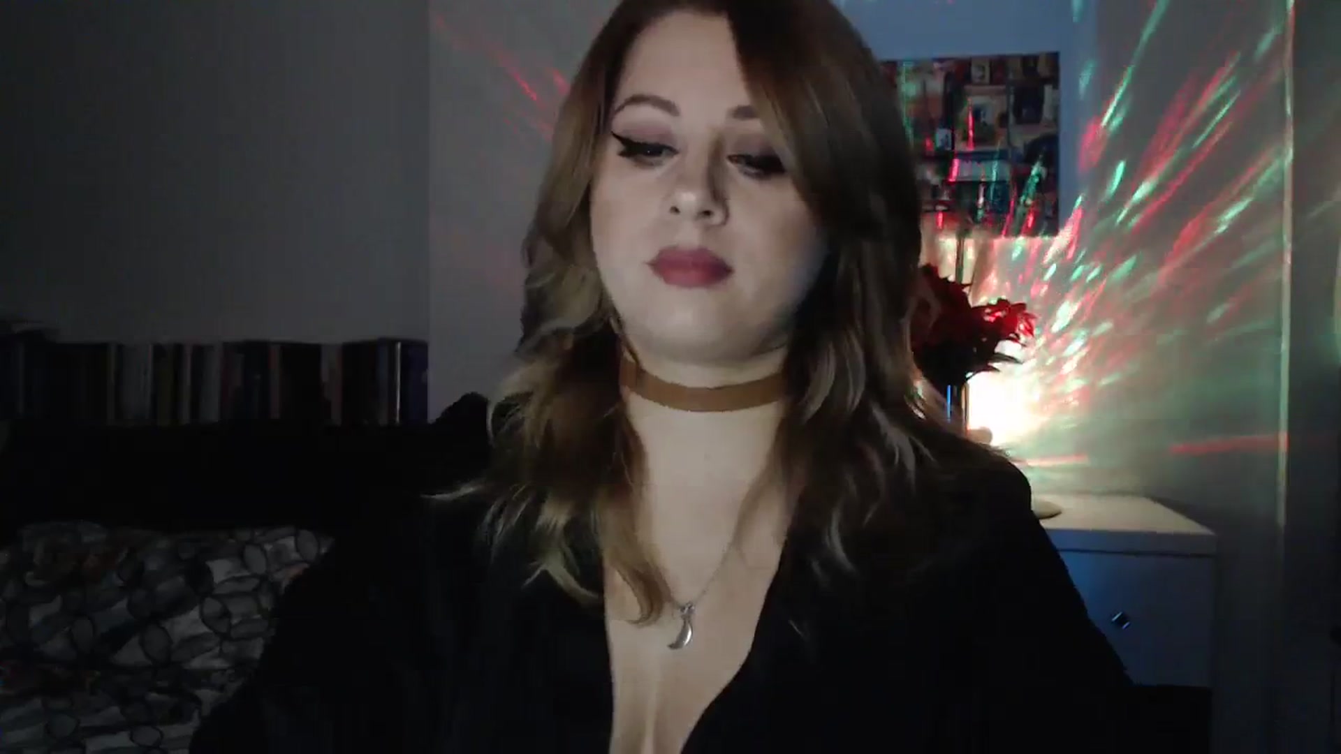 Gallery image thumbnail from Miss_Xmas's myfreecams stream on, 12/24/2023, 23:26 image 4 of 20