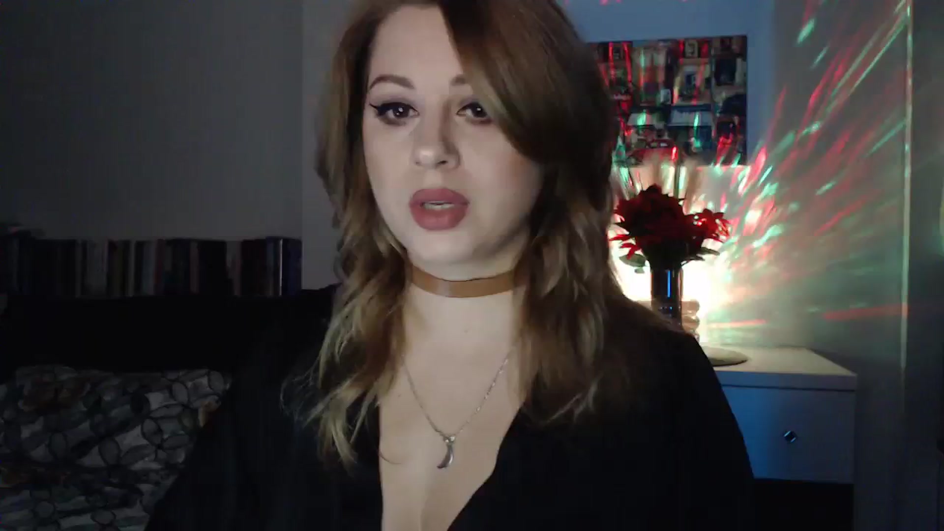 Gallery image thumbnail from Miss_Xmas's myfreecams stream on, 12/24/2023, 23:26 image 16 of 20