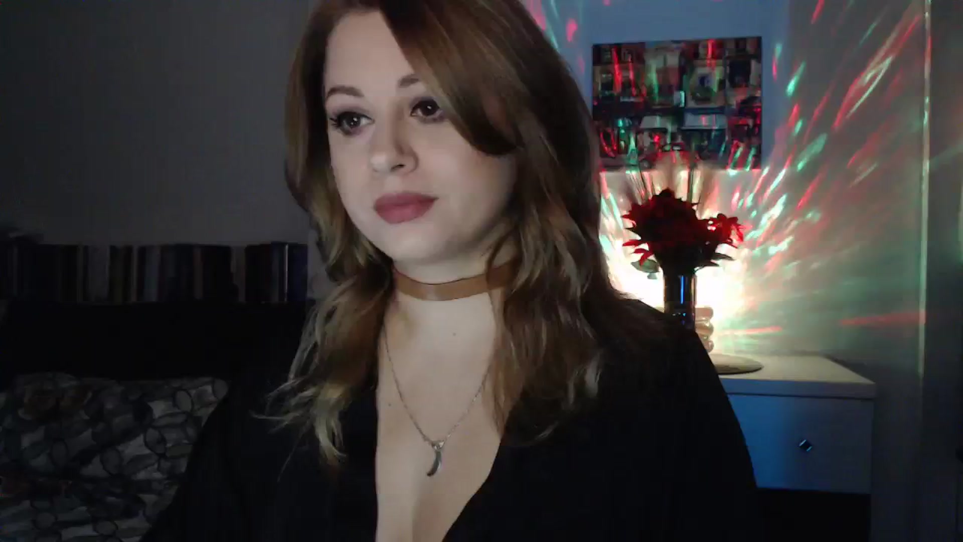 Gallery image thumbnail from Miss_Xmas's myfreecams stream on, 12/24/2023, 23:26 image 10 of 20