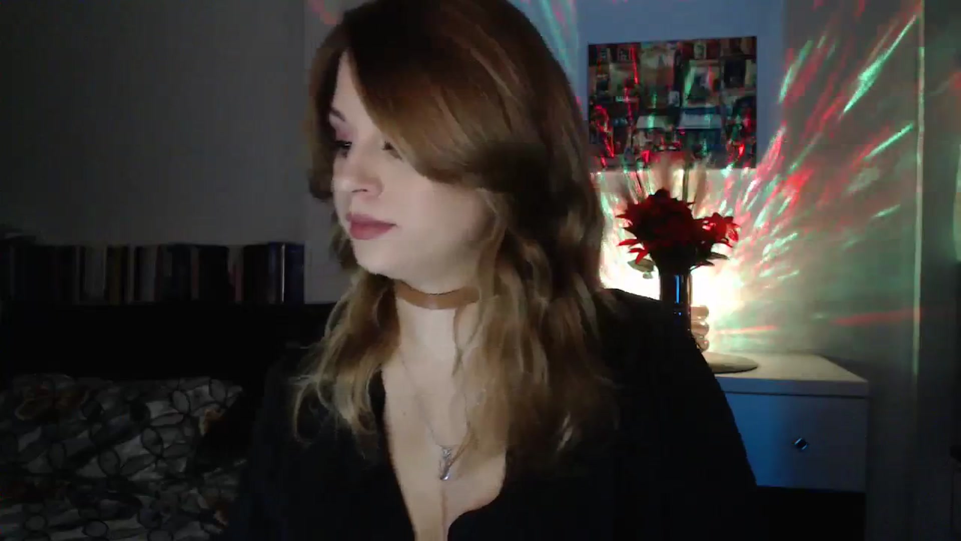 Gallery image thumbnail from Miss_Xmas's myfreecams stream on, 12/25/2023, 24:13 image 5 of 20