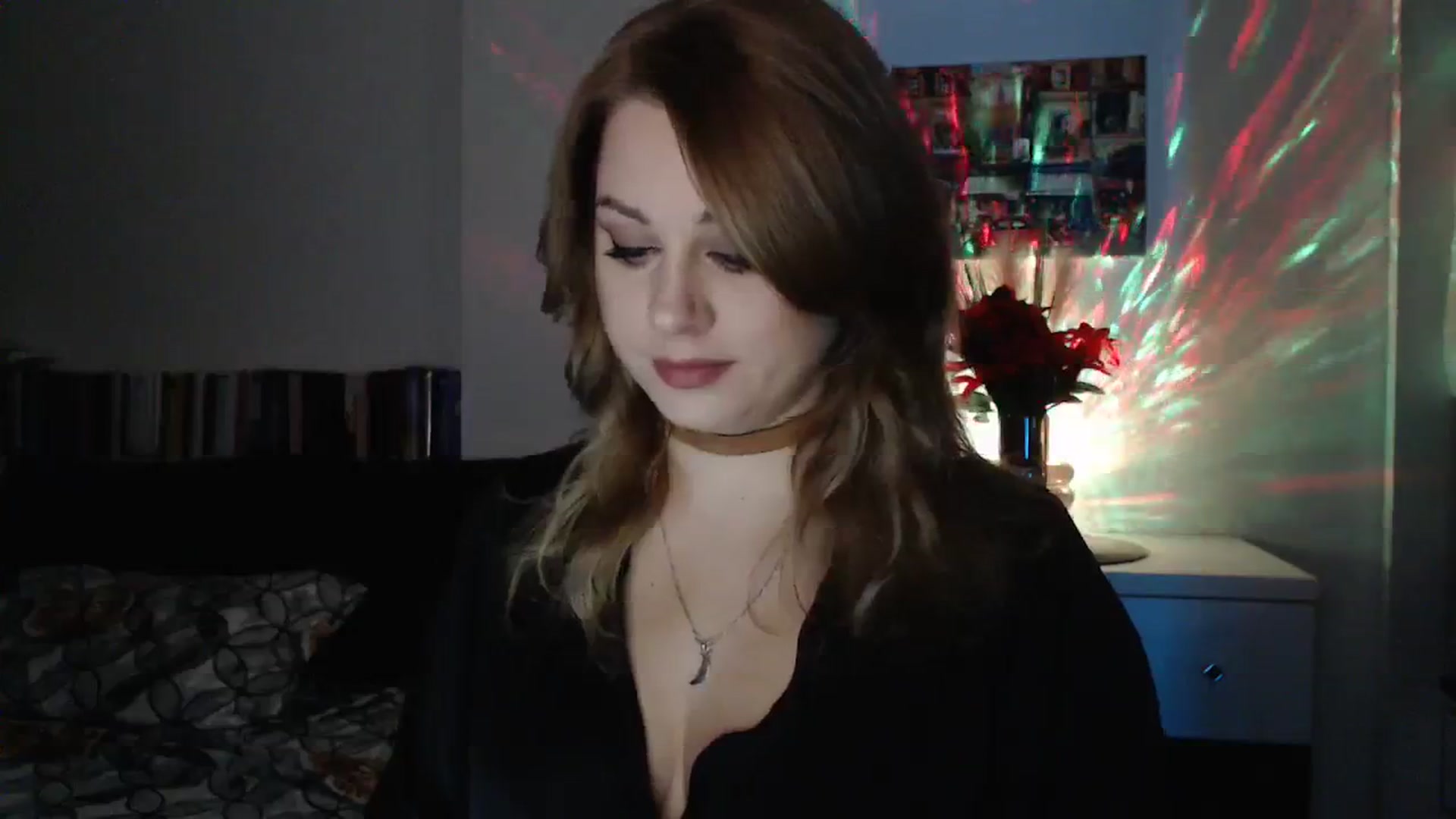 Gallery image thumbnail from Miss_Xmas's myfreecams stream on, 12/25/2023, 24:13 image 7 of 20
