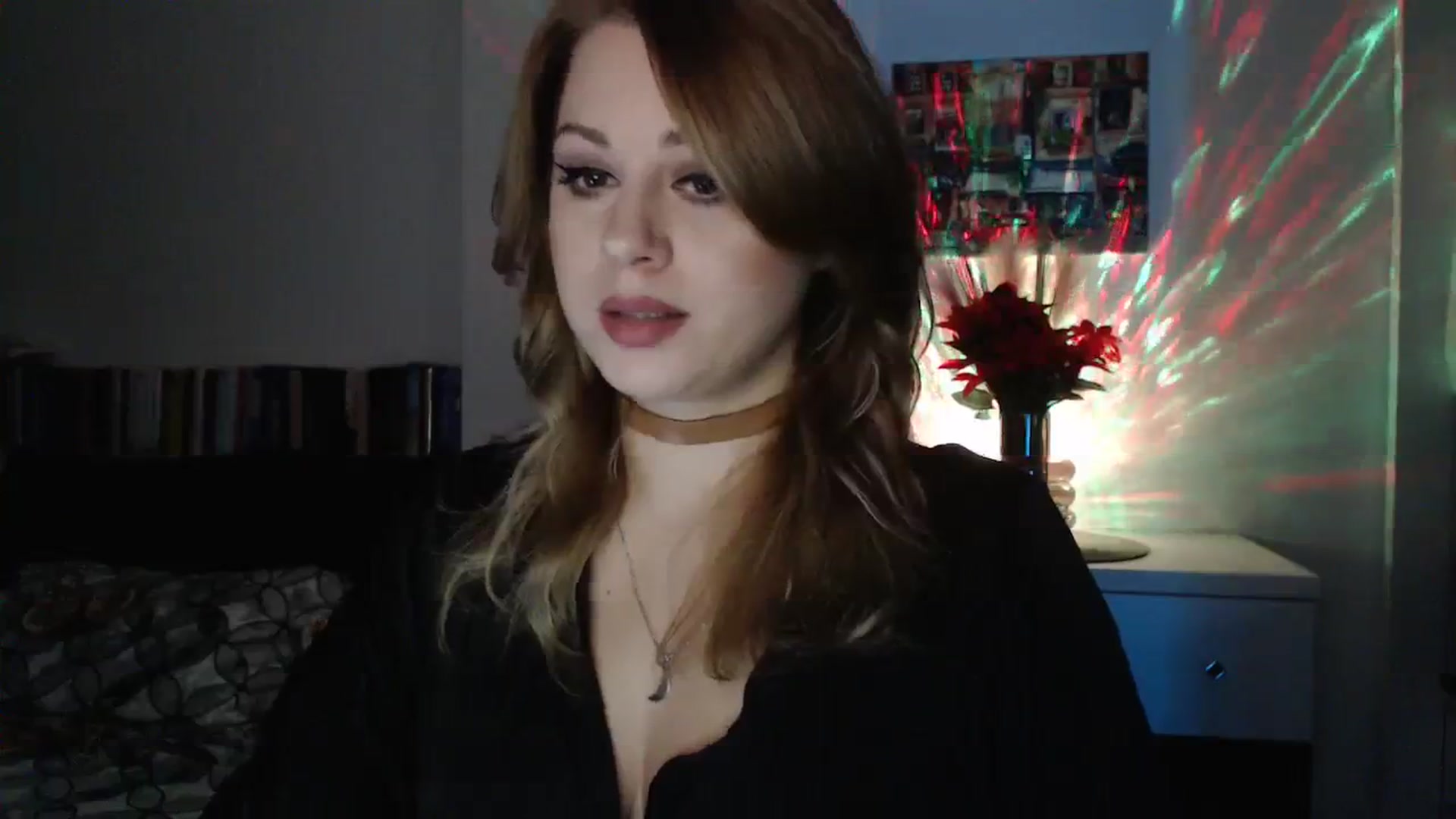Gallery image thumbnail from Miss_Xmas's myfreecams stream on, 12/25/2023, 24:13 image 3 of 20
