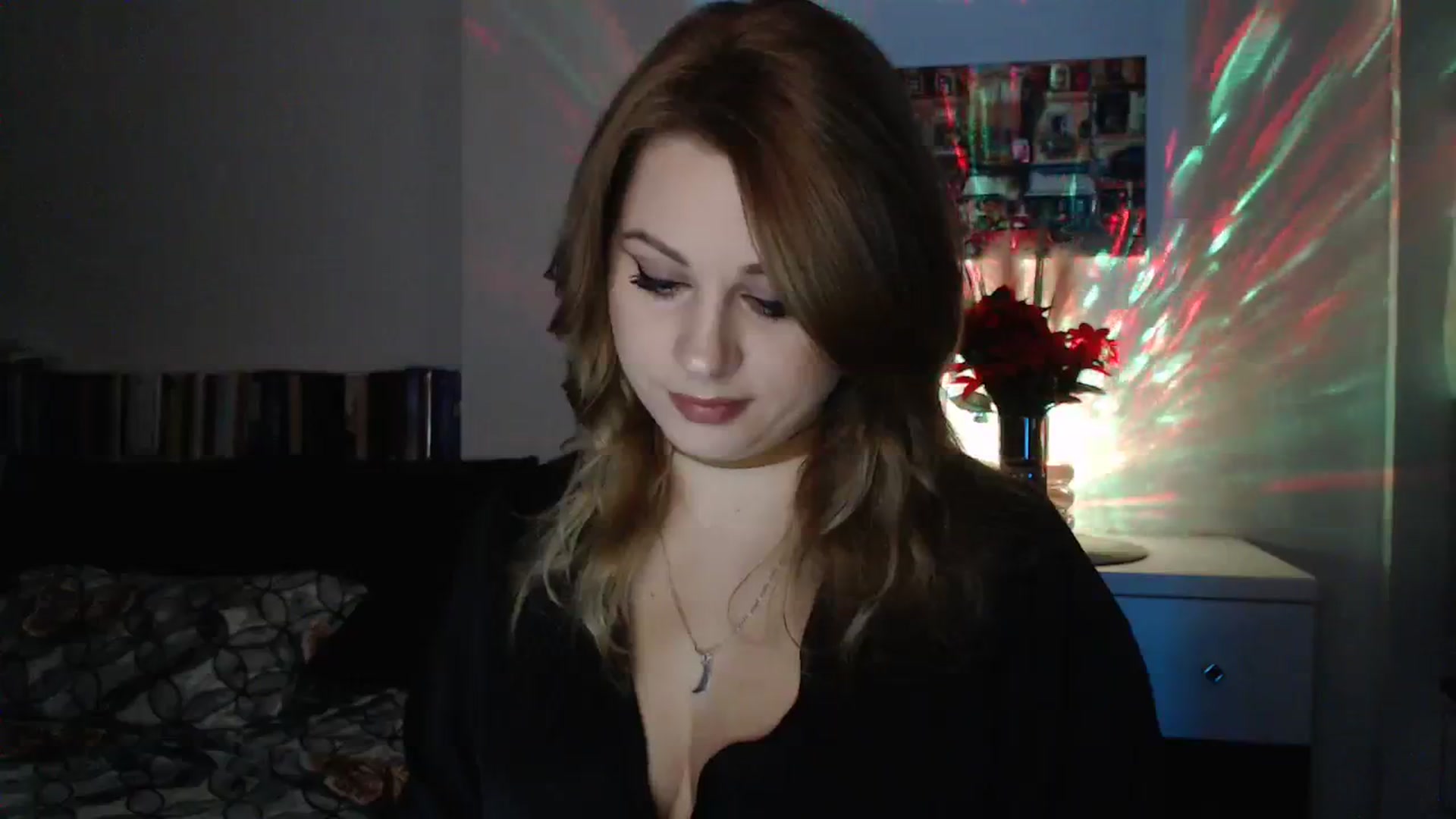 Gallery image thumbnail from Miss_Xmas's myfreecams stream on, 12/25/2023, 24:13 image 13 of 20