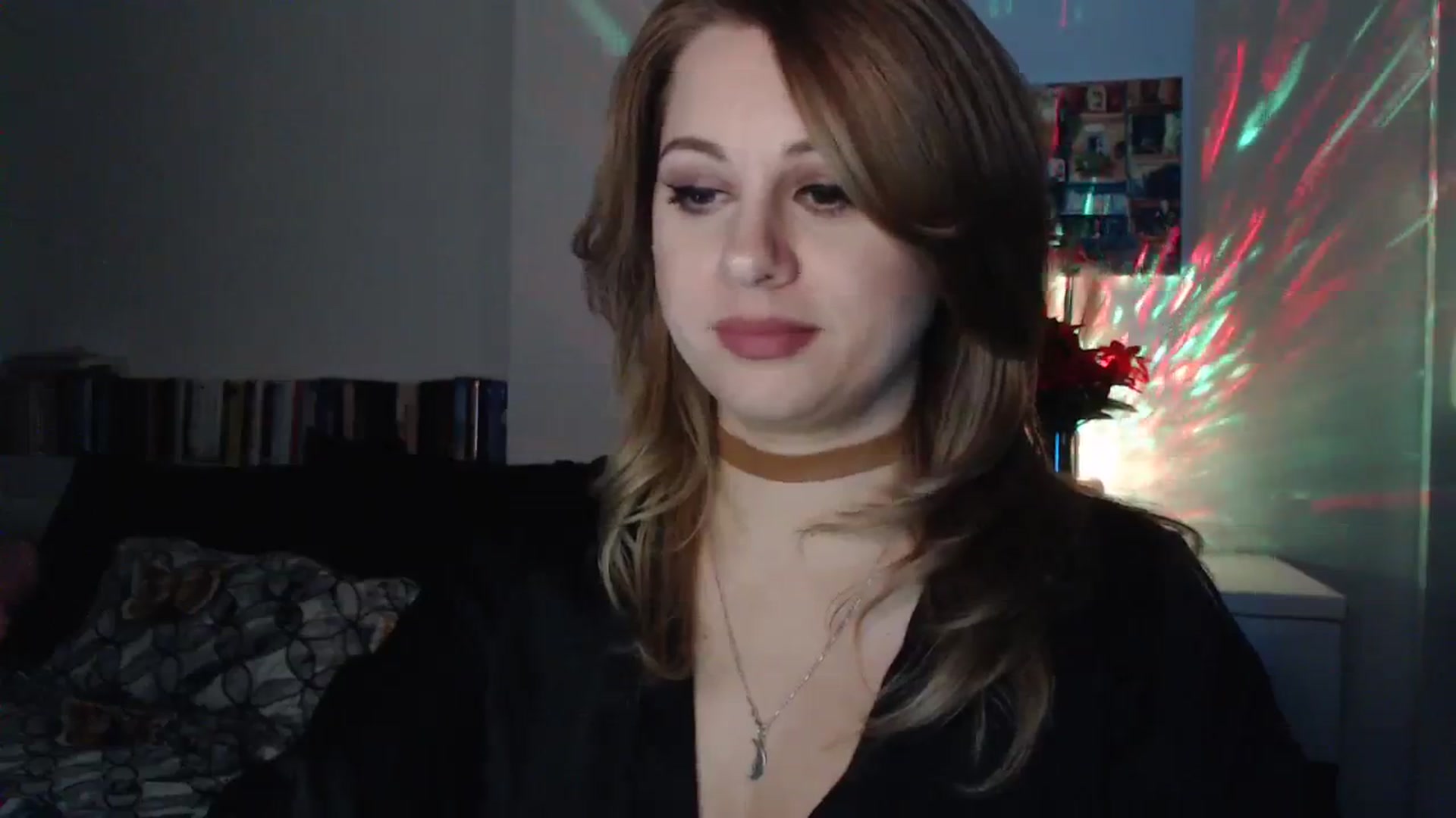 Gallery image thumbnail from Miss_Xmas's myfreecams stream on, 12/27/2023, 01:26 image 17 of 20