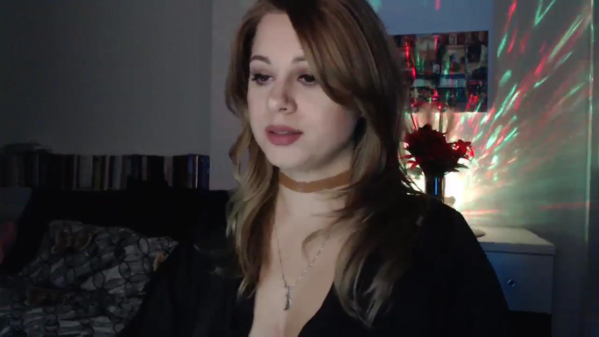 Gallery image thumbnail from Miss_Xmas's myfreecams stream on, 12/27/2023, 01:26 image 6 of 20