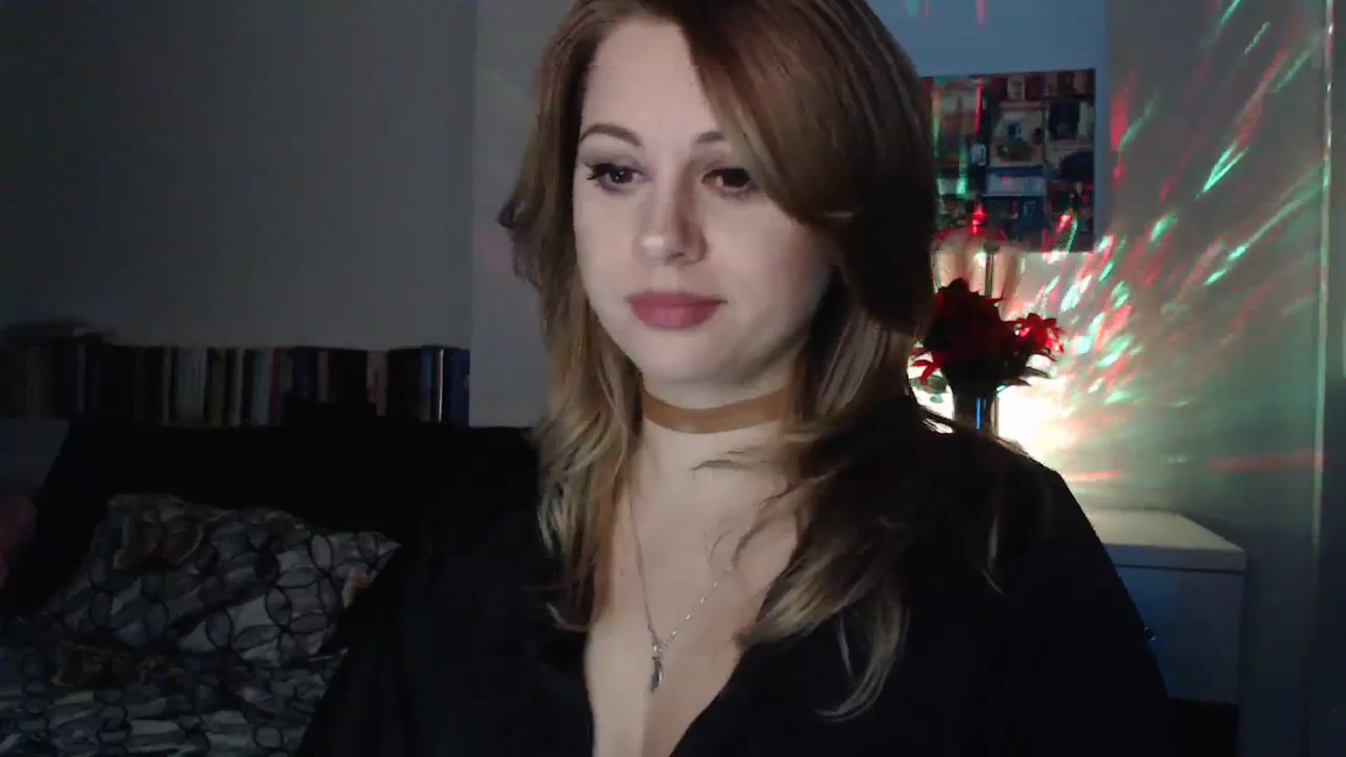 Gallery image thumbnail from Miss_Xmas's myfreecams stream on, 12/27/2023, 01:26 image 16 of 20