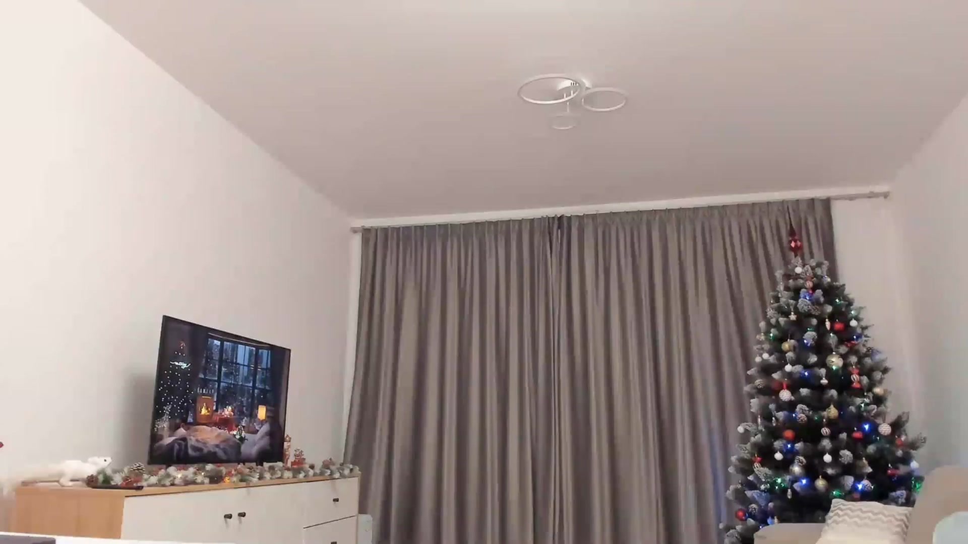 Gallery image thumbnail from Miss__A's myfreecams stream on, 01/03/2023, 05:43 image 10 of 20