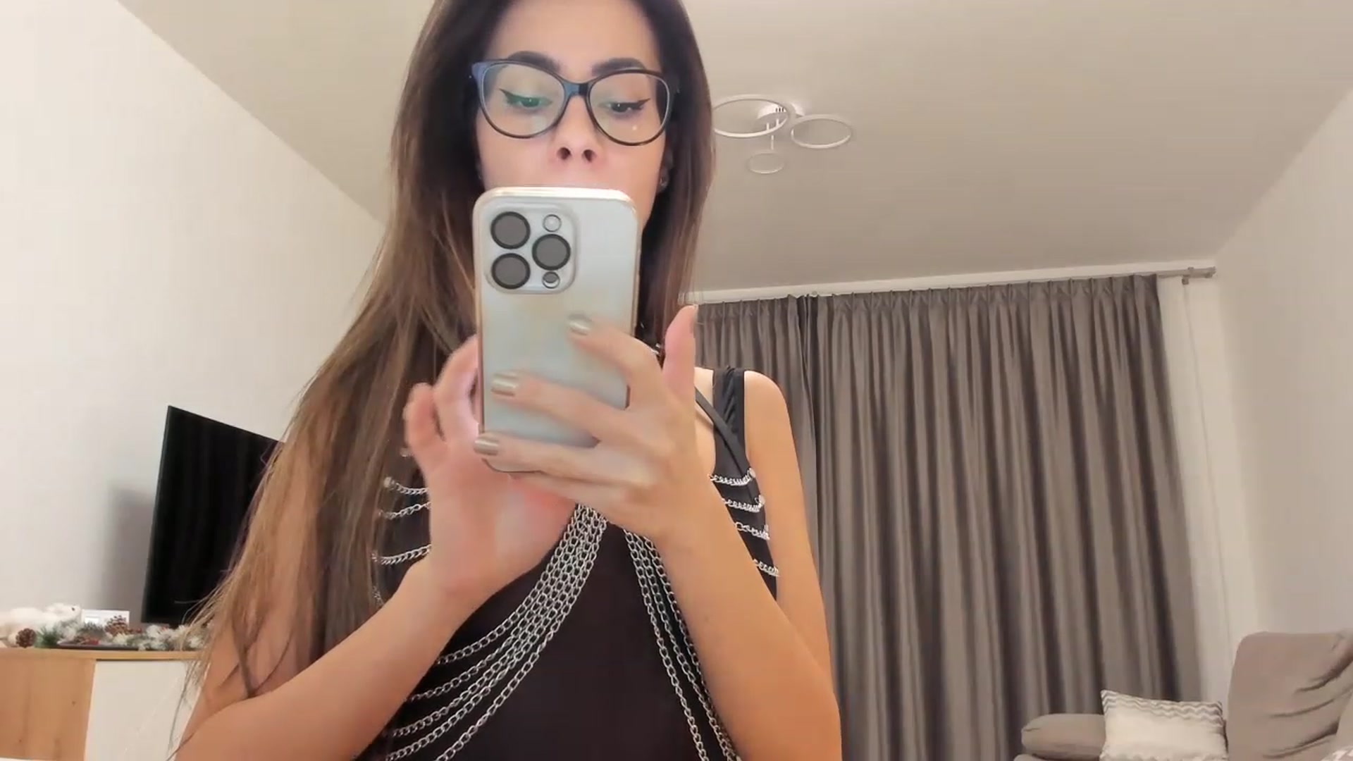 Gallery image thumbnail from Miss__A's myfreecams stream on, 02/11/2023, 23:53 image 7 of 20