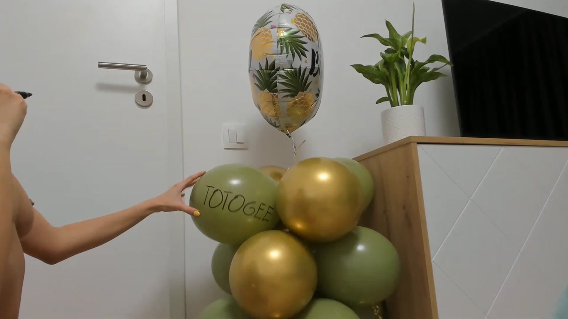 Gallery image thumbnail from Miss__A's myfreecams stream on, 03/18/2023, 23:49 image 9 of 20
