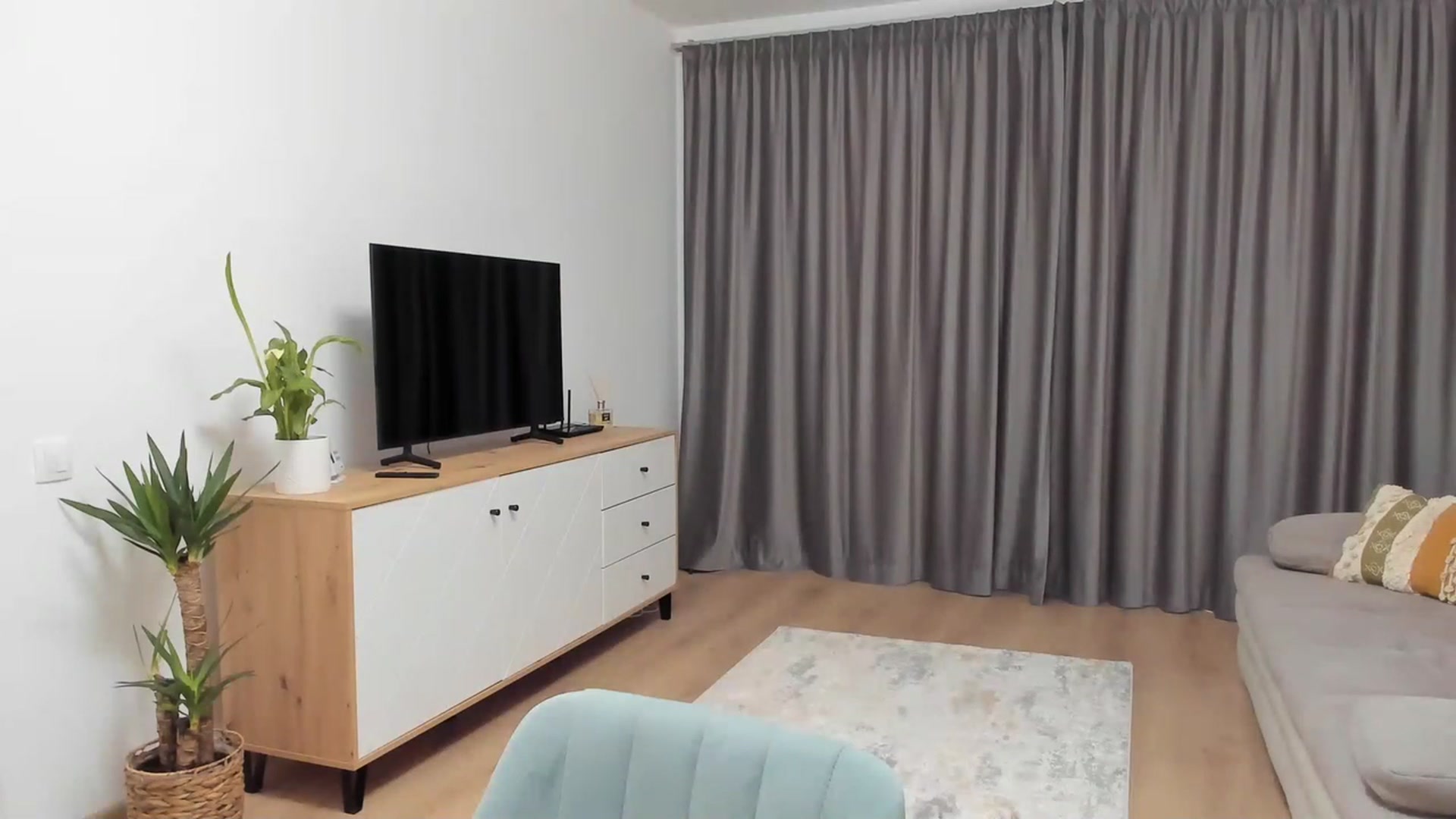 Gallery image thumbnail from Miss__A's myfreecams stream on, 04/01/2023, 08:00 image 4 of 20