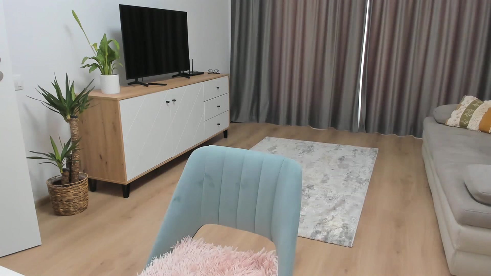 Gallery image thumbnail from Miss__A's myfreecams stream on, 04/08/2023, 09:35 image 9 of 20
