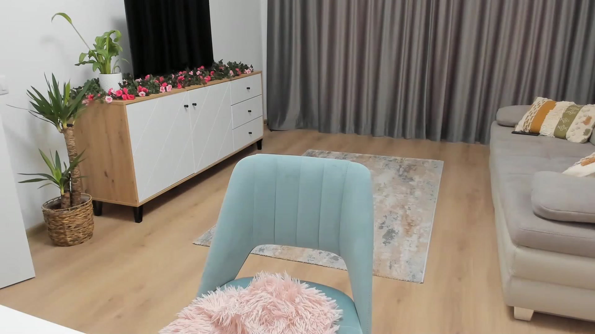 Gallery image thumbnail from Miss__A's myfreecams stream on, 04/22/2023, 08:03 image 1 of 20