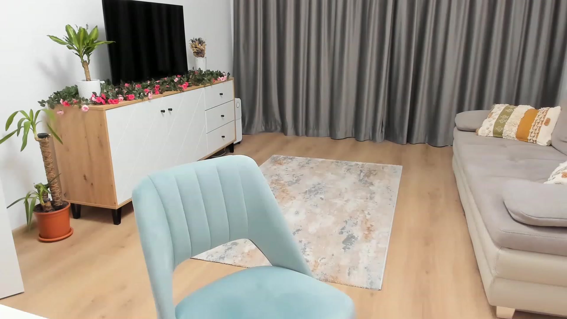 Gallery image thumbnail from Miss__A's myfreecams stream on, 06/28/2023, 01:42 image 8 of 20
