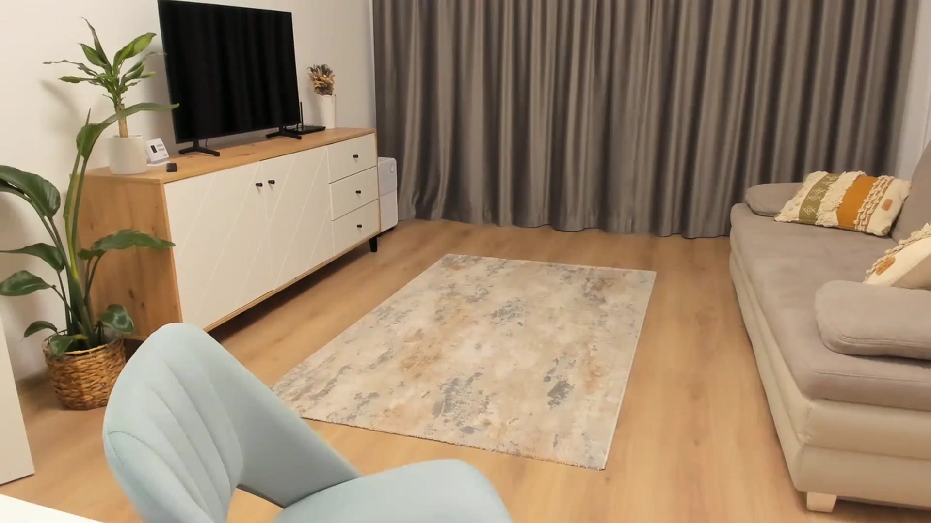 Gallery image thumbnail from Miss__A's myfreecams stream on, 08/25/2023, 01:33 image 3 of 20