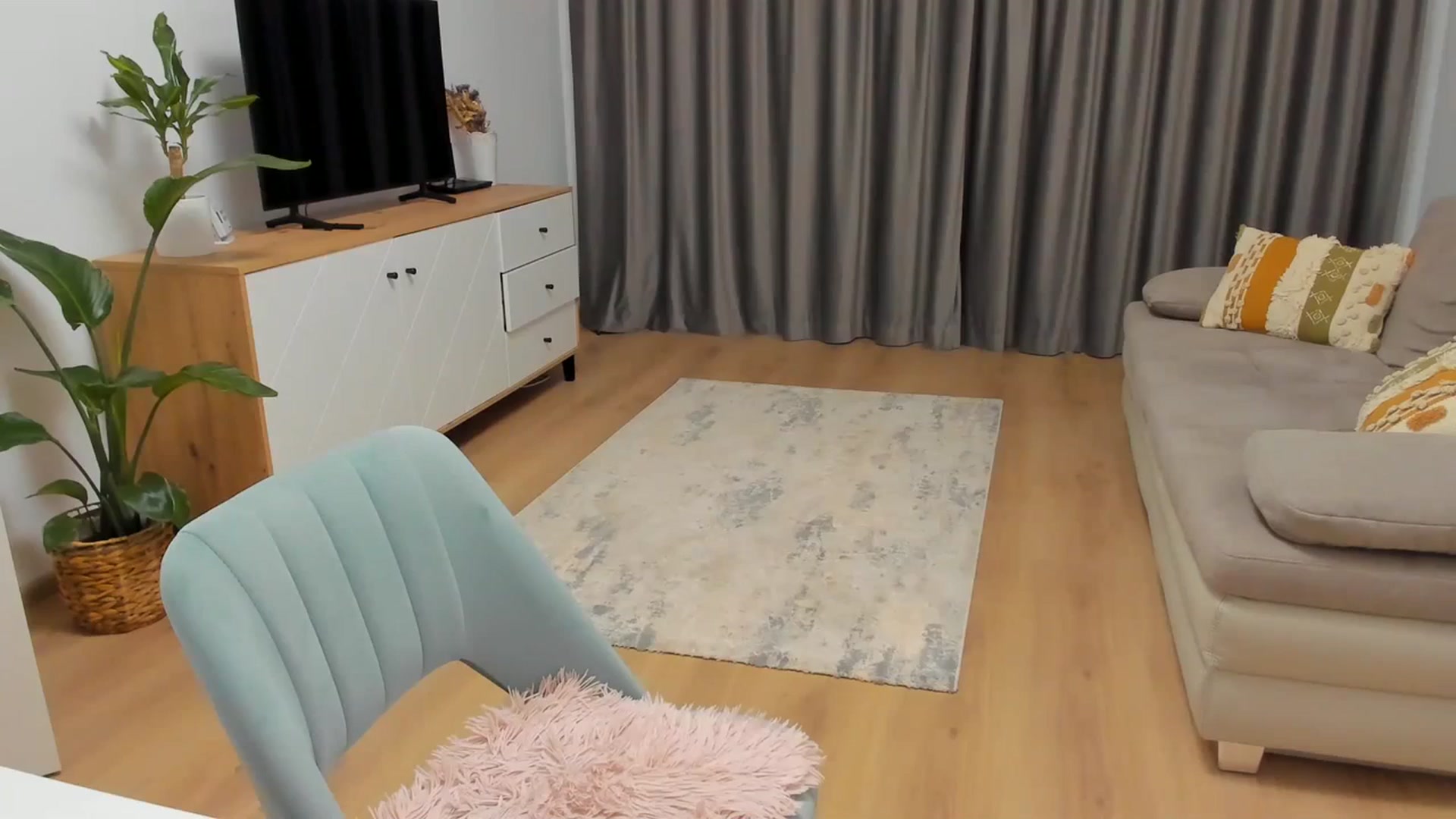 Gallery image thumbnail from Miss__A's myfreecams stream on, 10/09/2023, 02:00 image 15 of 20