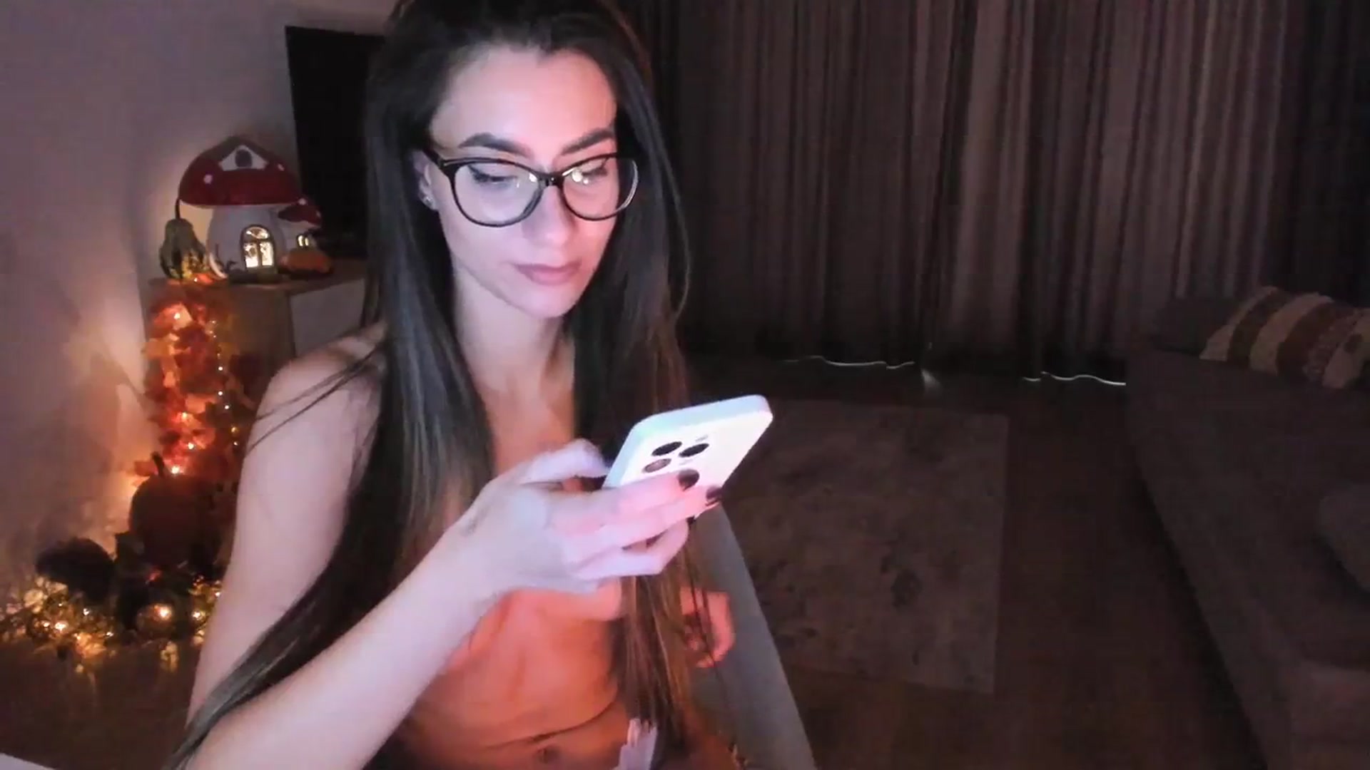 Gallery image thumbnail from Miss__A's myfreecams stream on, 11/19/2023, 07:12 image 17 of 20