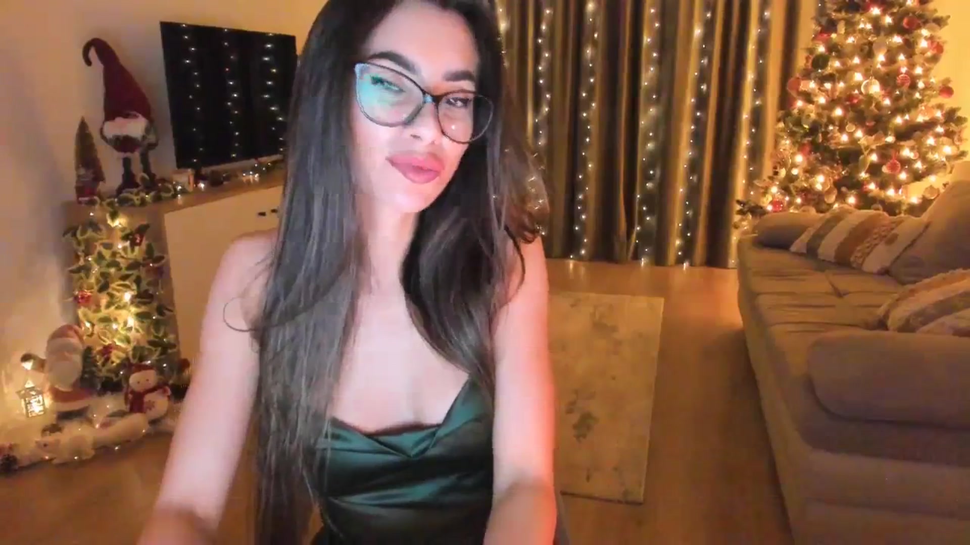 Gallery image thumbnail from Miss__A's myfreecams stream on, 12/25/2023, 24:01 image 19 of 20