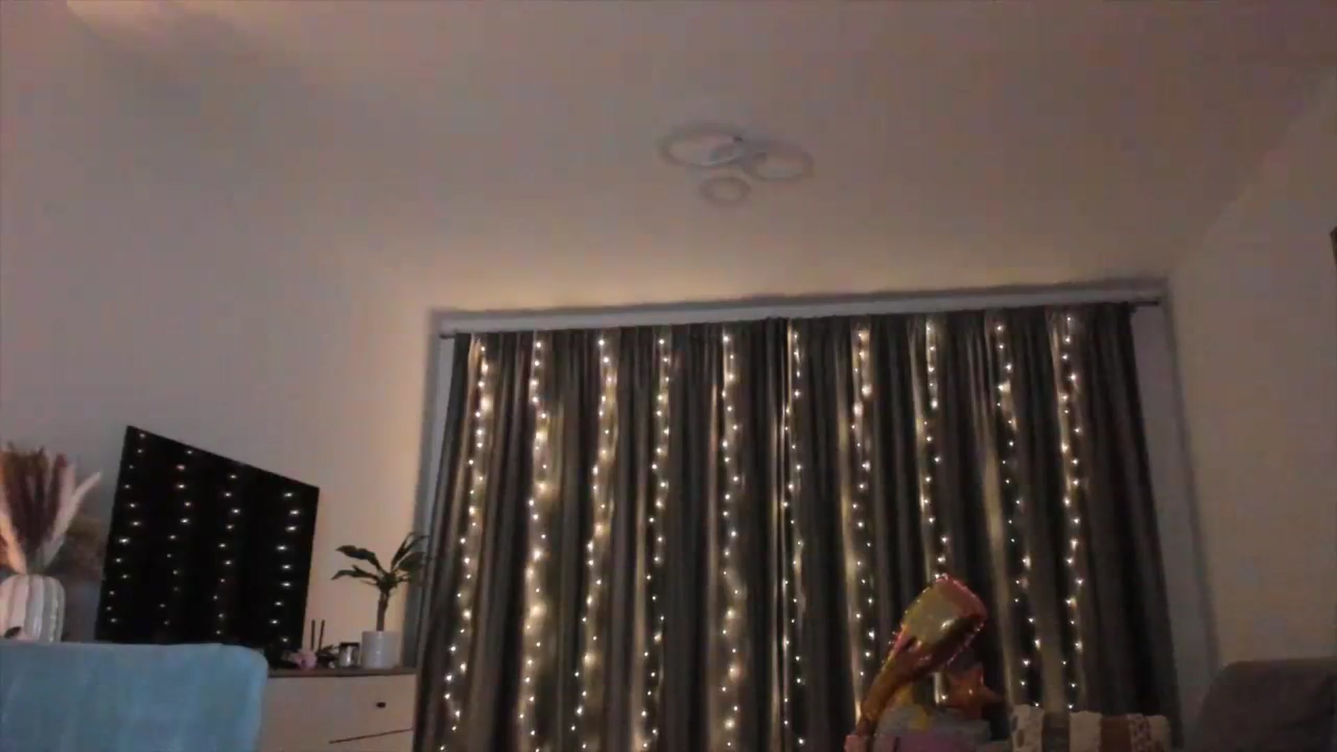 Gallery image thumbnail from Miss__A's myfreecams stream on, 03/17/2024, 05:08 image 4 of 20