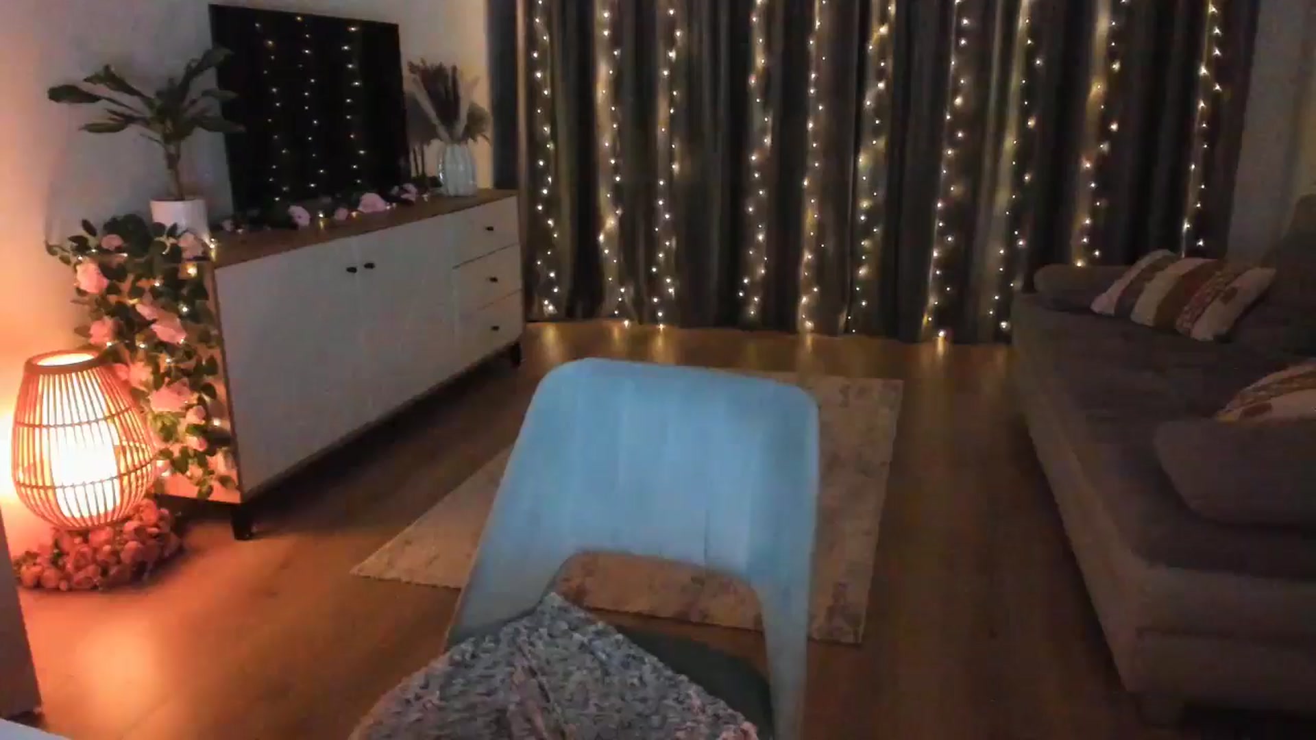 Gallery image thumbnail from Miss__A's myfreecams stream on, 05/19/2024, 03:30 image 11 of 20