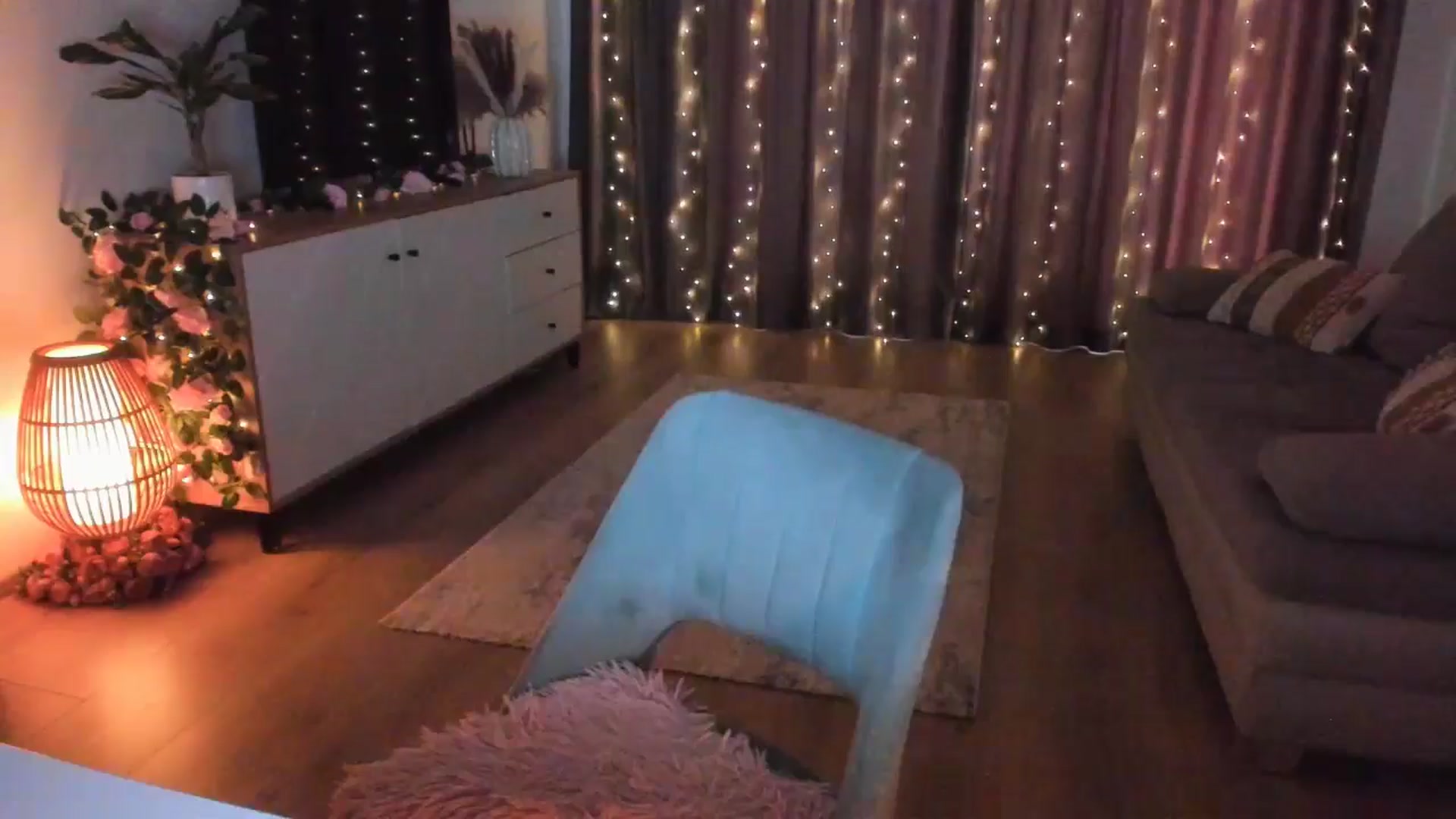 Gallery image thumbnail from Miss__A's myfreecams stream on, 05/25/2024, 04:51 image 15 of 20