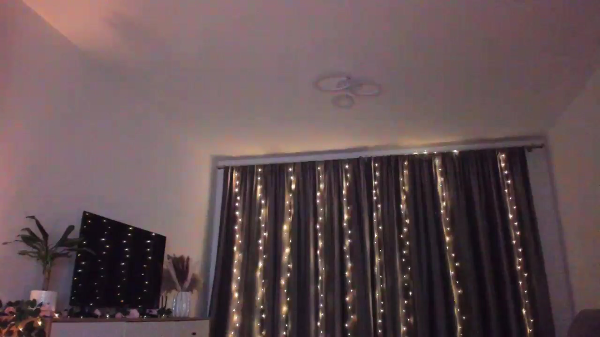 Gallery image thumbnail from Miss__A's myfreecams stream on, 06/15/2024, 01:57 image 18 of 20